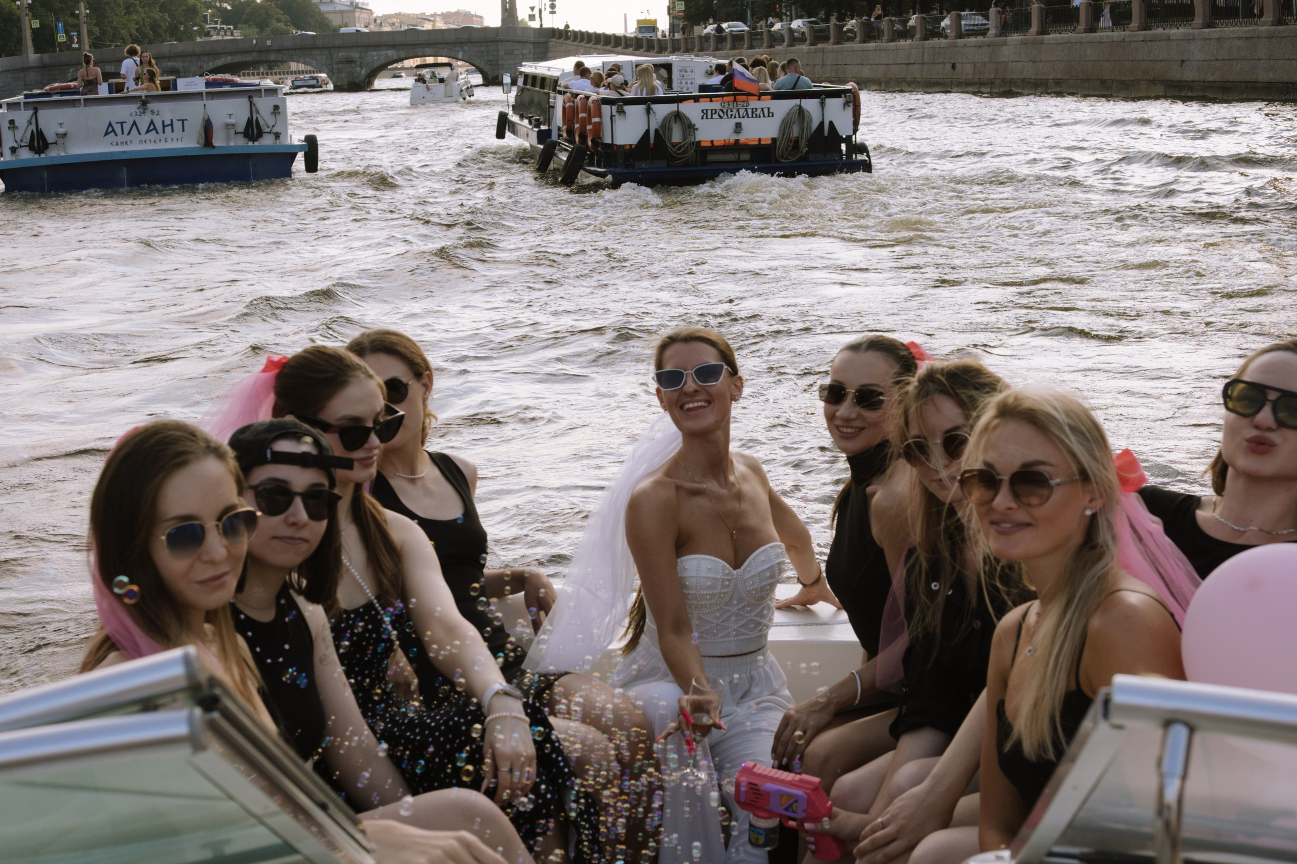 ДЕВИЧНИК НА КАТЕРЕ. Профессиональный фотограф, Санкт-Петербург — Виктория Богомолова