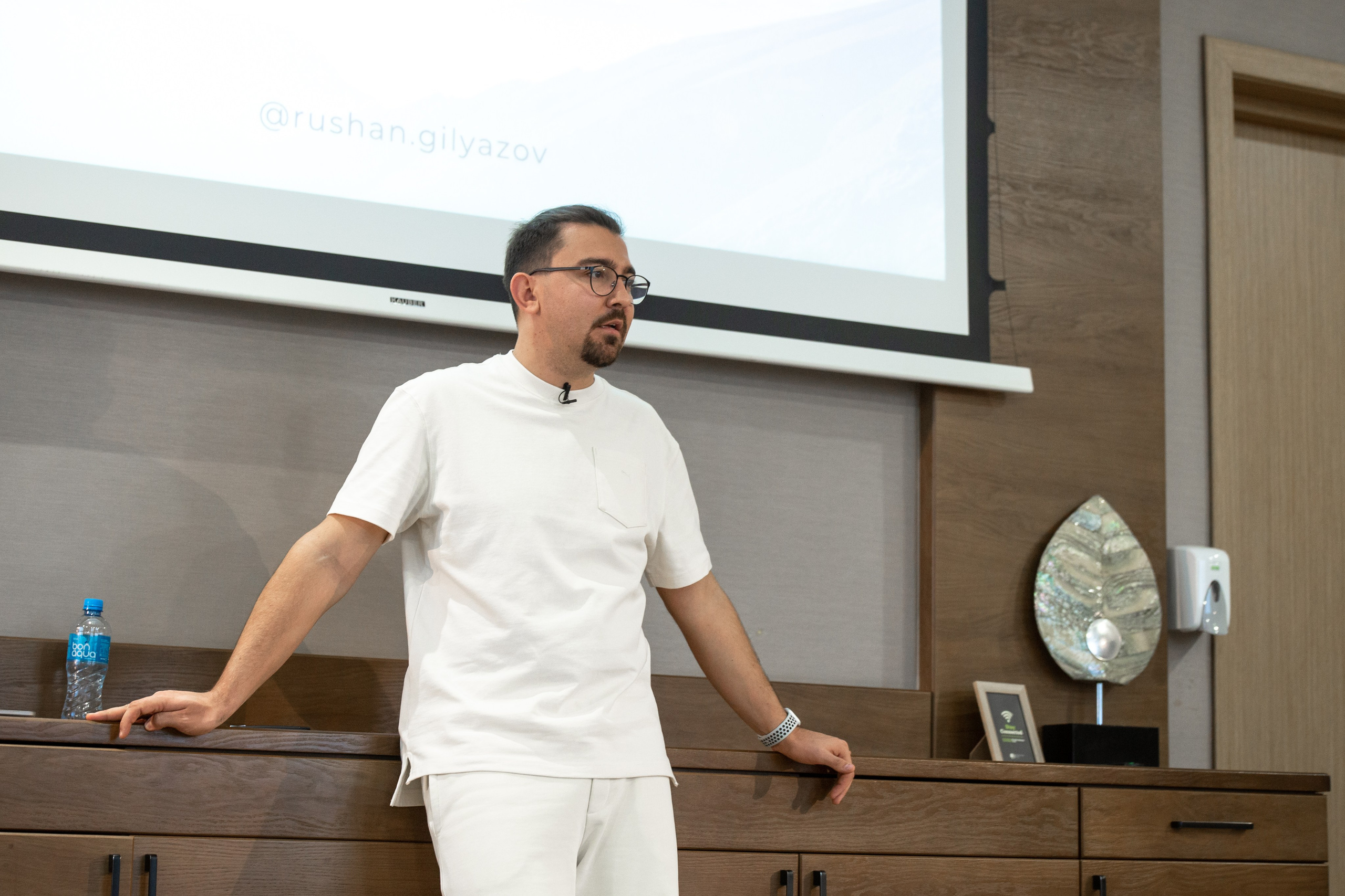 Тренинг (DoubleTree by Hilton Almaty). Jora Abramov | Коммерческий и репортажный фотограф в Алматы