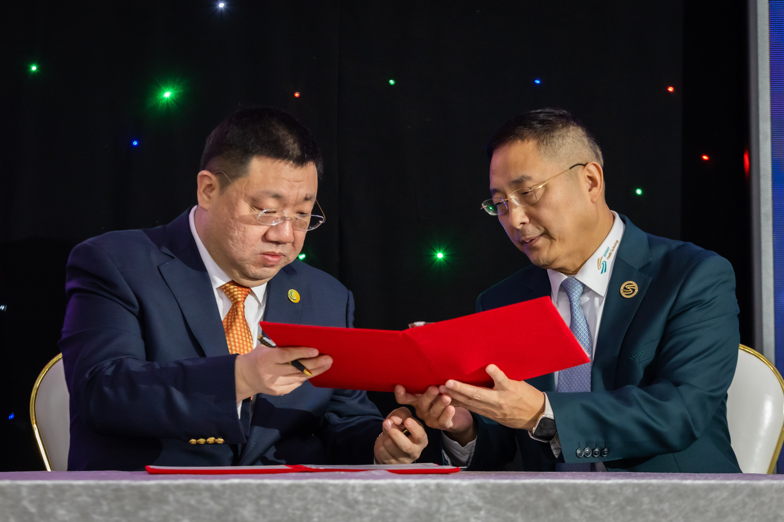 Фотосъемка мероприятия Юбилей компании SilkWay в Алматы. Коммерческий и репортажный фотограф в Алматы — Jora Abramov