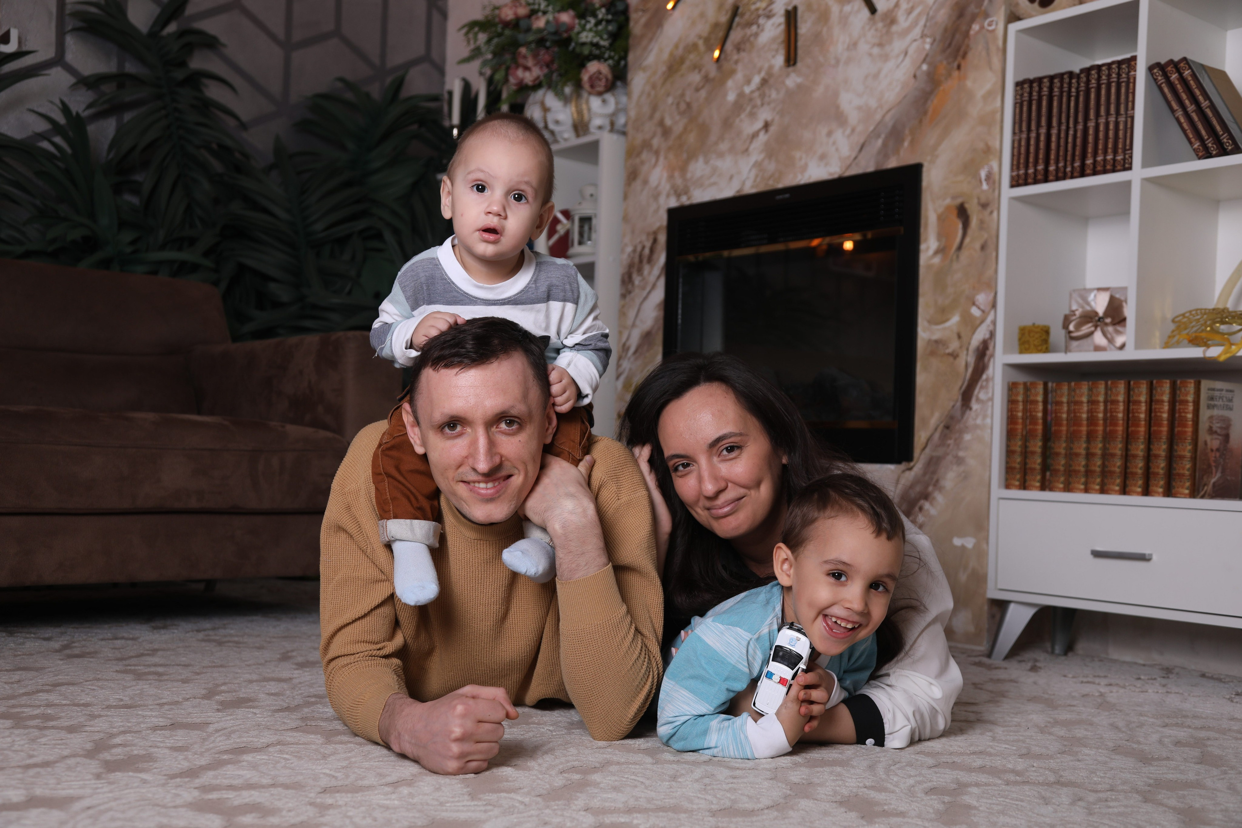 Подарочный сертификат на фотосессию в Краснодаре | Фотостудия Fotogen. Интерьерная фотостудия FOTOGEN г. Краснодар