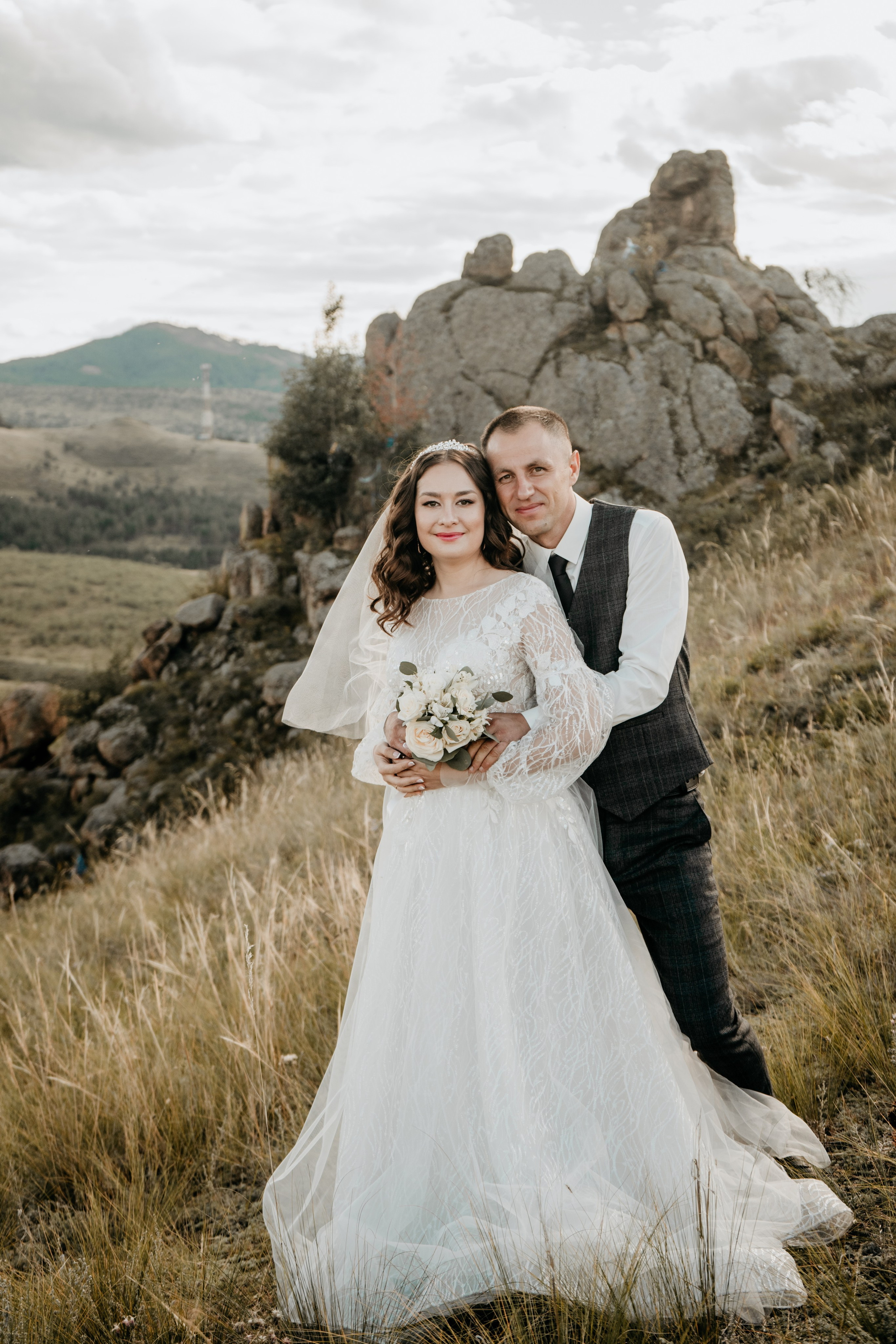 Свадебный фотографии с прогулки в окрестностях Улан-Удэ. Фотограф в Улан-Удэ. Свадебный фотограф в Улан-Удэ