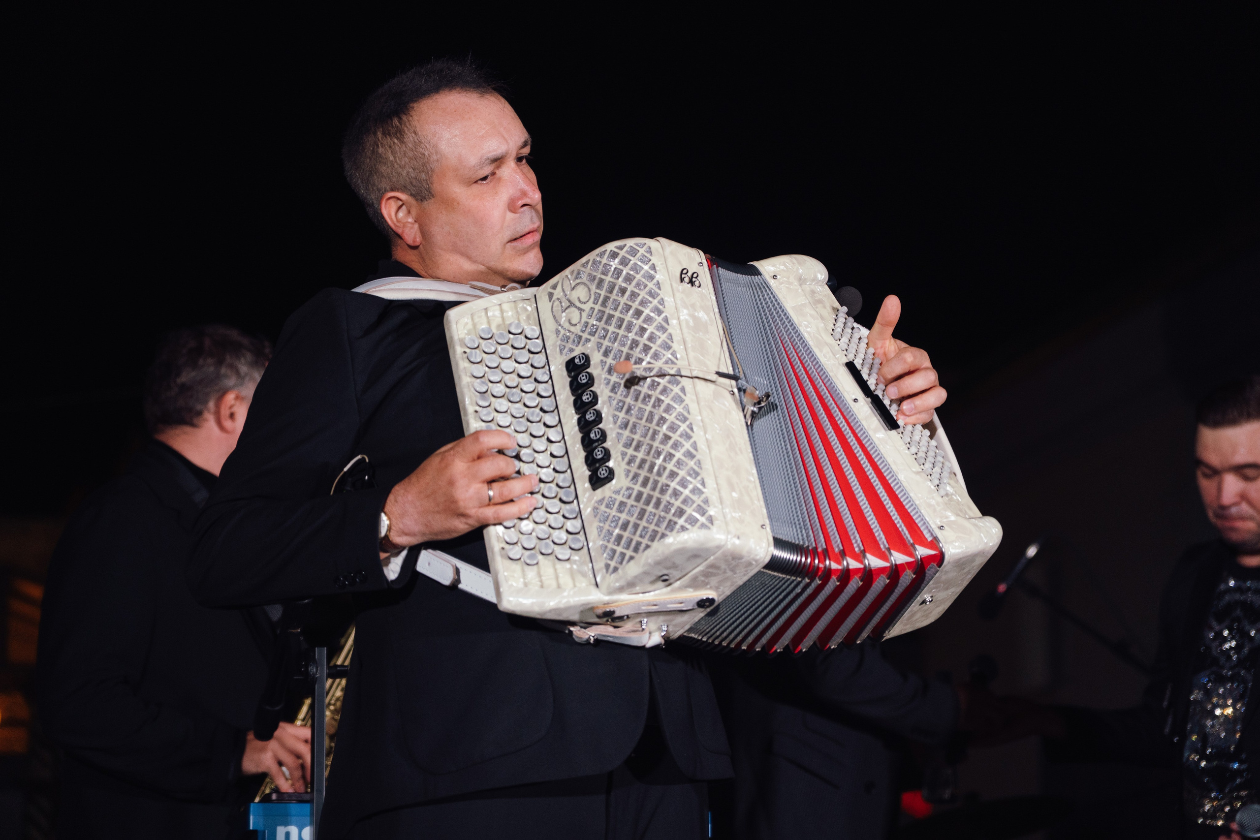 Филюс Кагиров & «Мирас». Портретный фотограф в Казани Радомир Заздравных