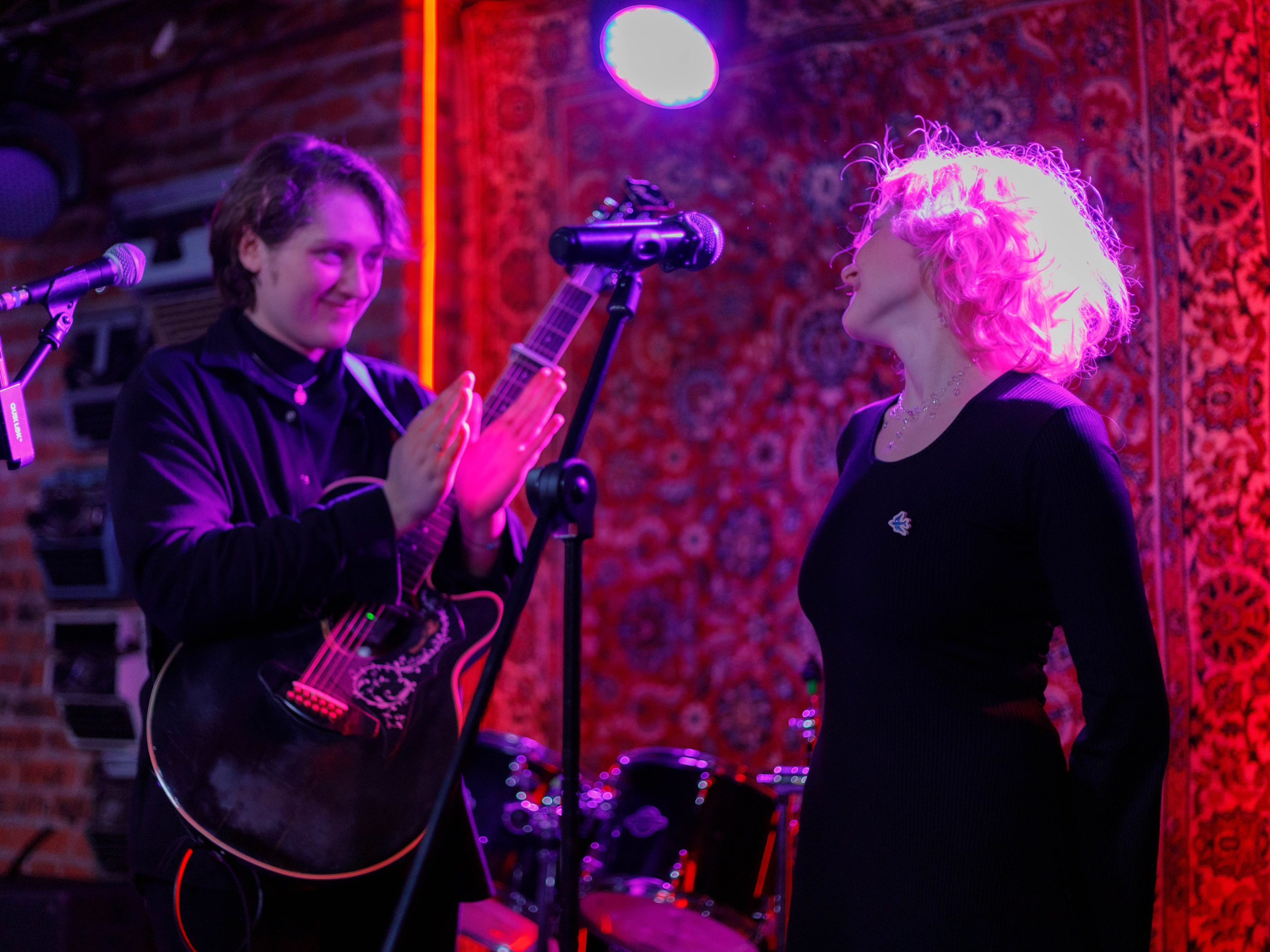 Концерт Огнева и Аня из Питера. Репортажный фотограф в Новосибирске Алена Помазунова