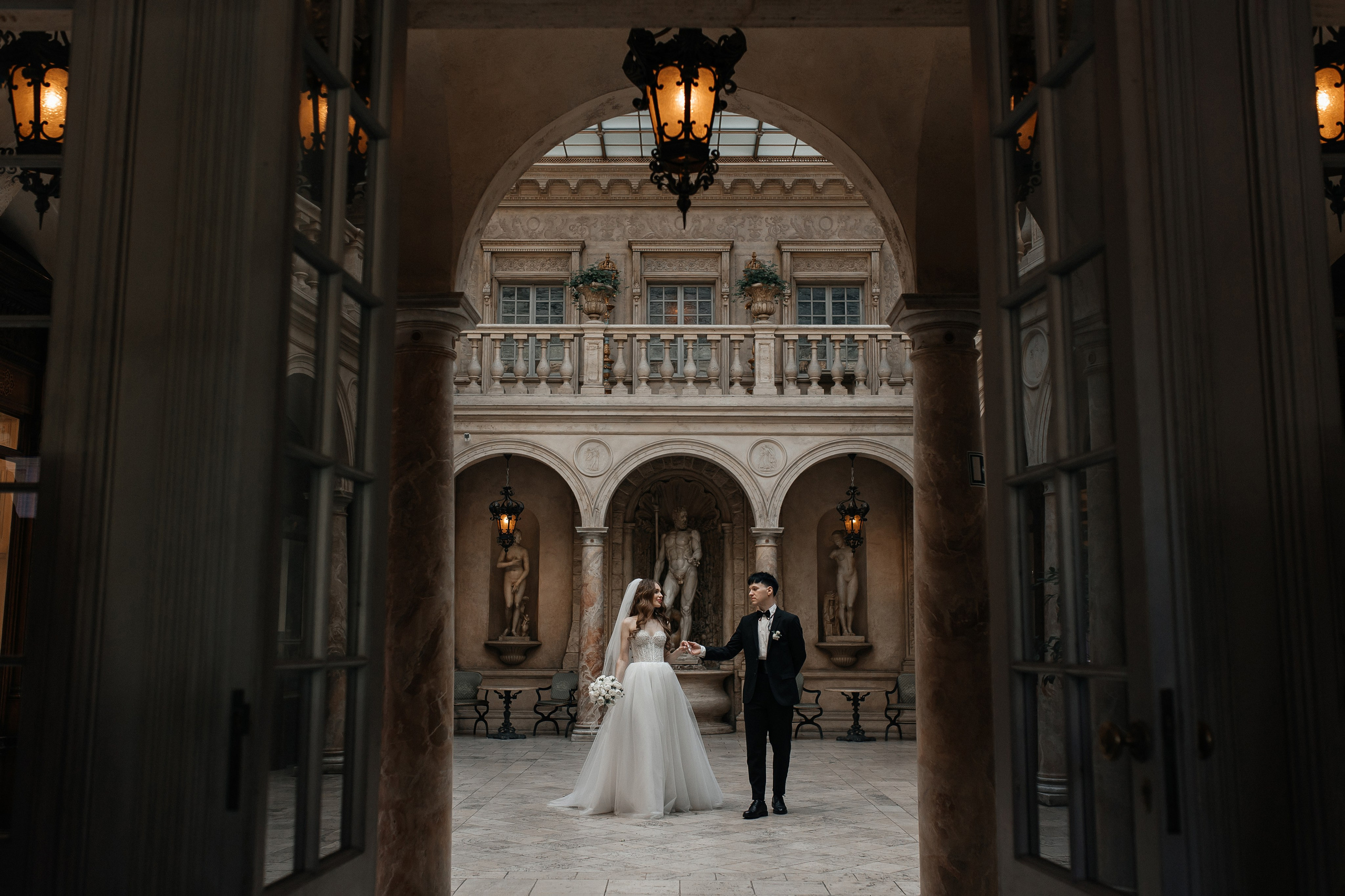 Свадебная фотосессия в ресторане Турандот