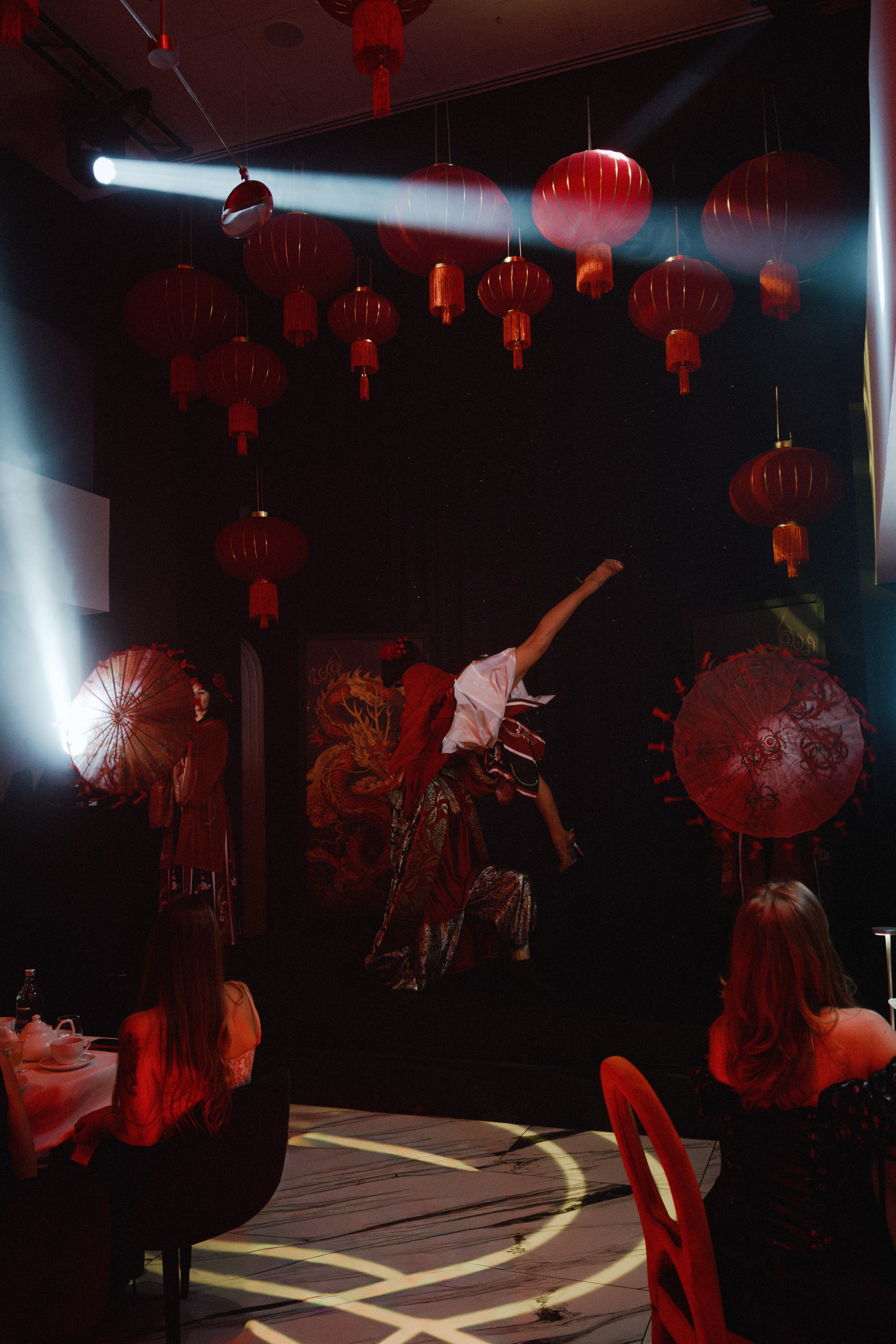 8 марта (воскресенье). BENUAR Restaurant