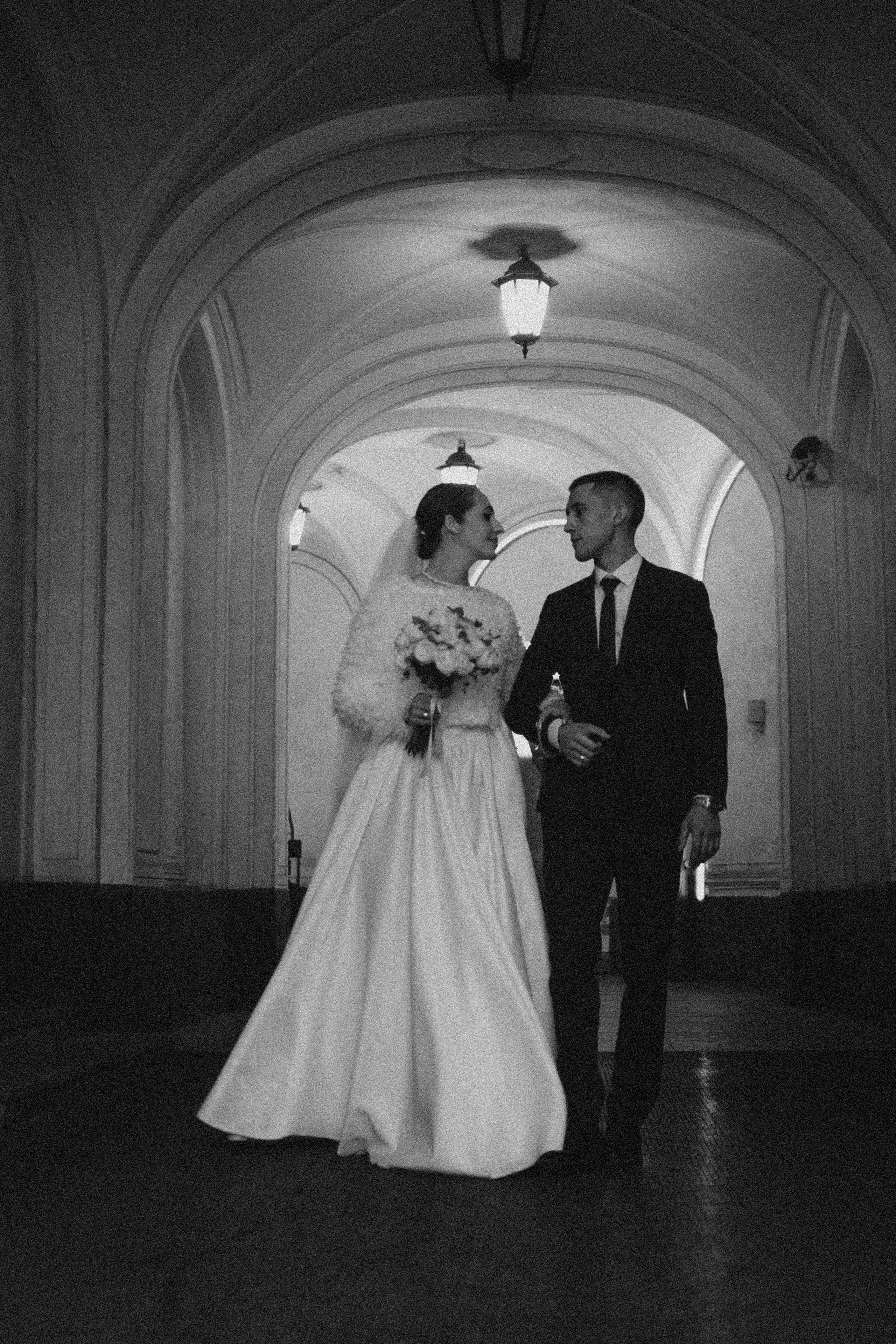 СВАДЕБНАЯ ПРОГУЛКА В САНТК-ПЕТЕРБУРГЕ (ИСАКИЕВСКИЙ СОБОР, ЗИМНЯЯ КАНАВКА, ЭРМИТАЖ И БОЛЬШАЯ МОРСКАЯ УЛИЦА). Профессиональный фотограф, Санкт-Петербург — Виктория Богомолова