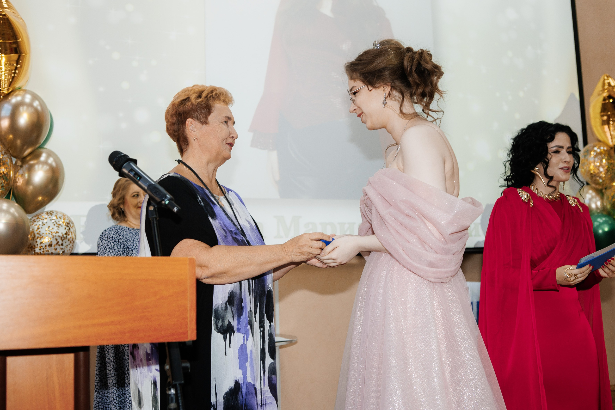 Выпускной Гимназия 12 2024 г. Свадебный и портретный Фотограф в Липецке Дмитрий Котюков