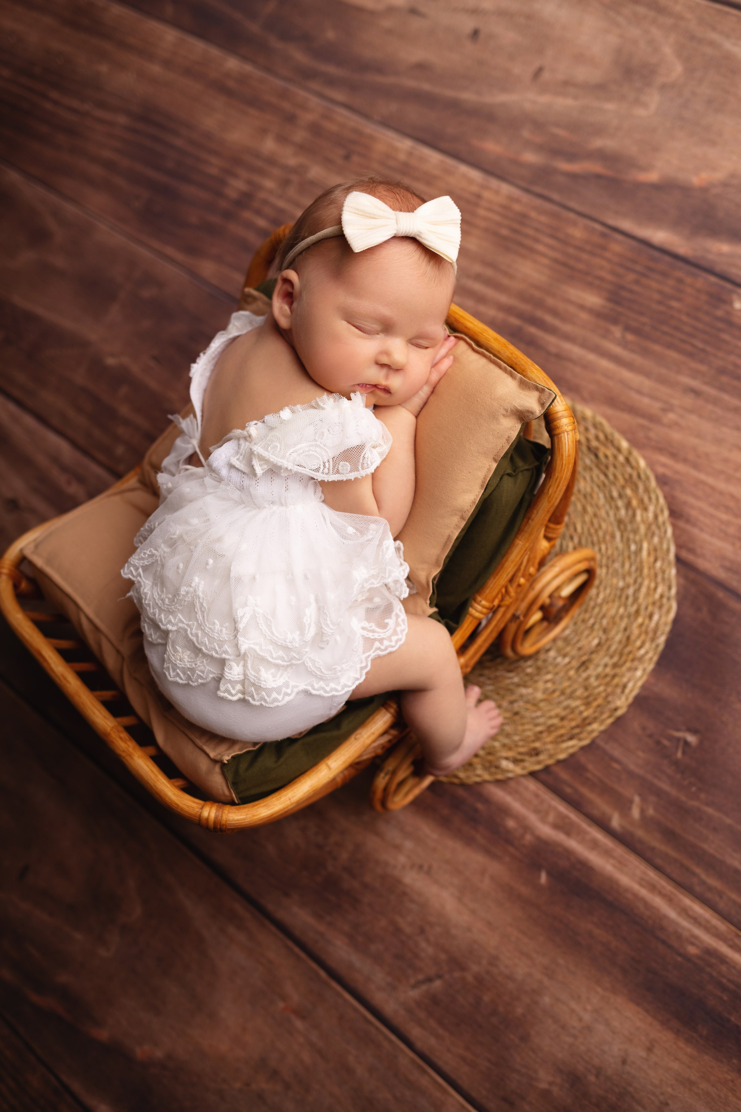 Классическая фотосессия малыша. Фотограф новорожденных малышей в Омске и Омской области Эльвира Камаева