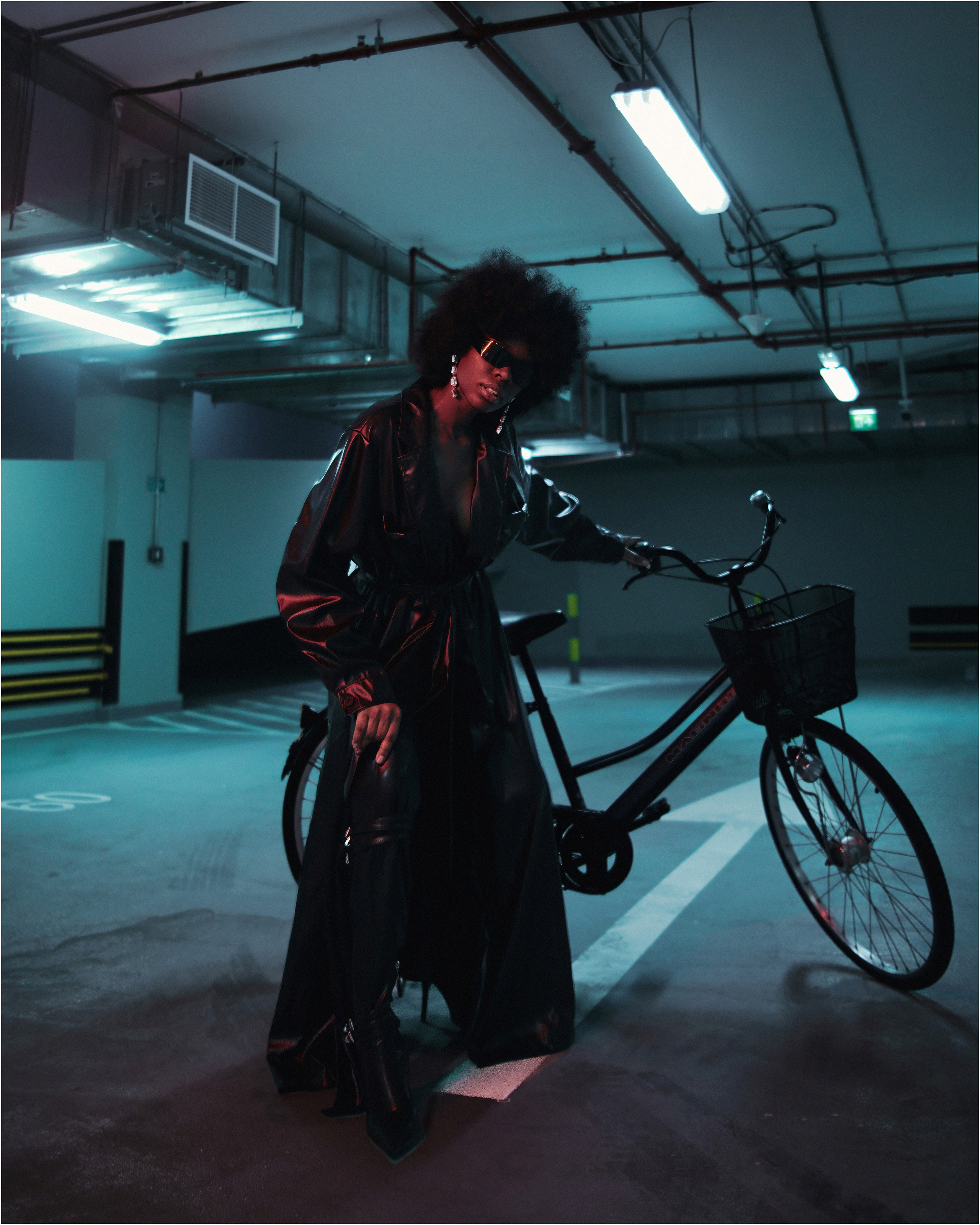 NY. NOIZOMAX Художественный фотограф в Дубай