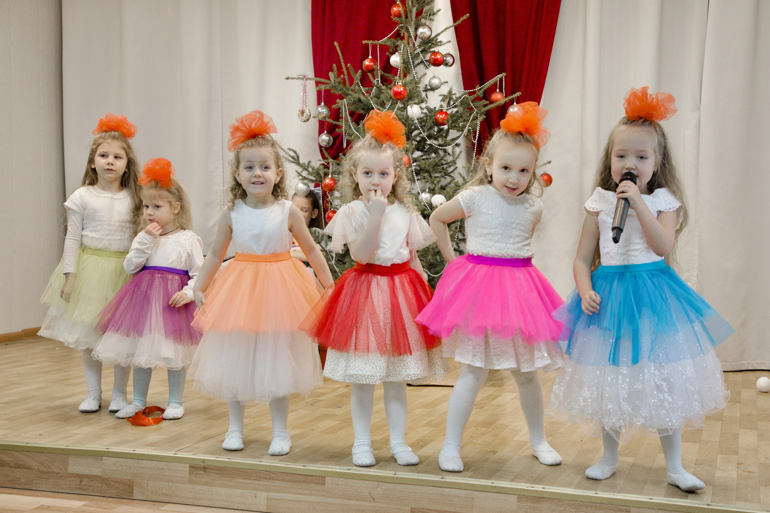 Разные выступления. Школьные выпускные альбомы в Москве Марина Николаева