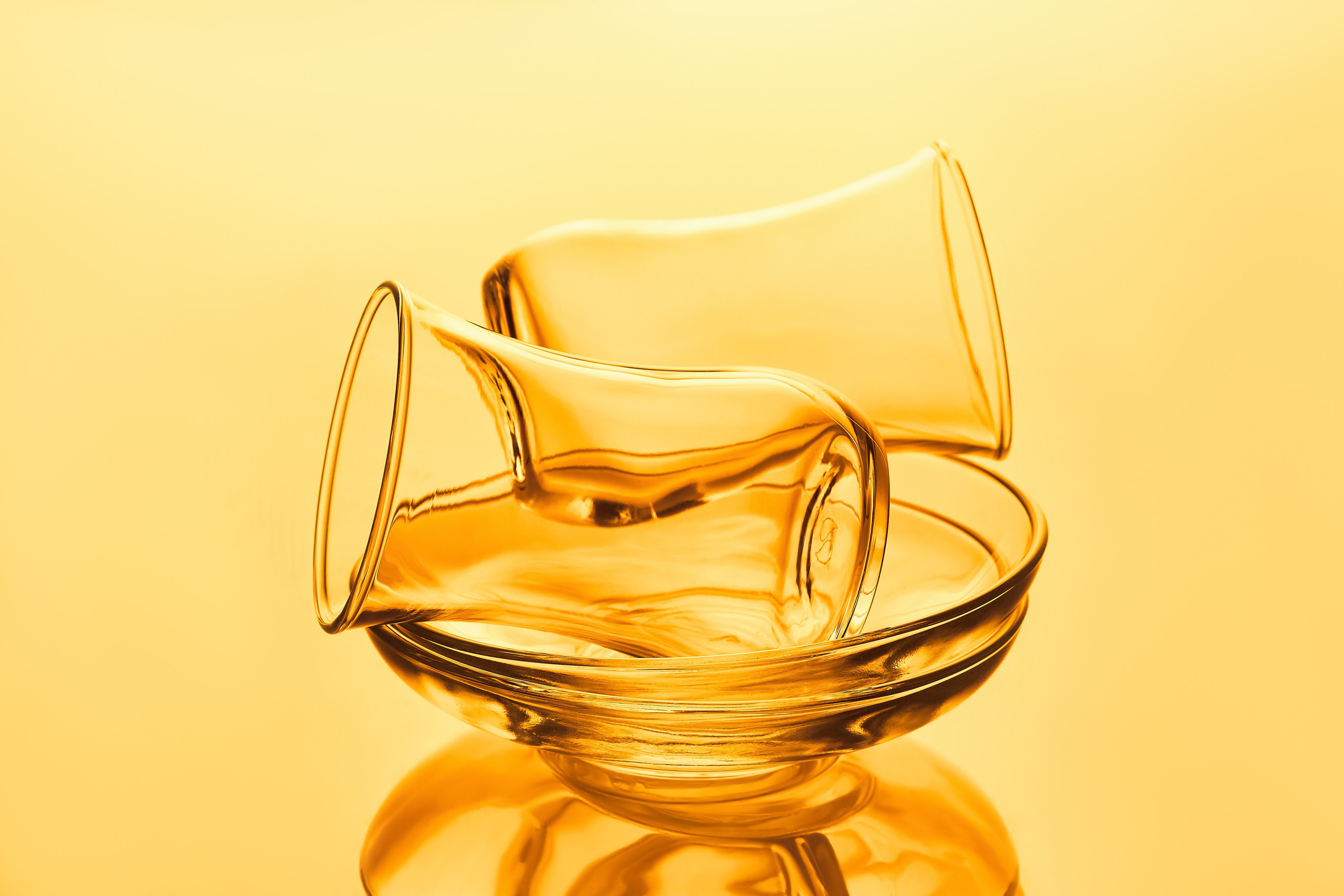 Примеры фотографий стеклянных и глянцевых предметов. Предметный фотограф для маркетплейсов. Казань