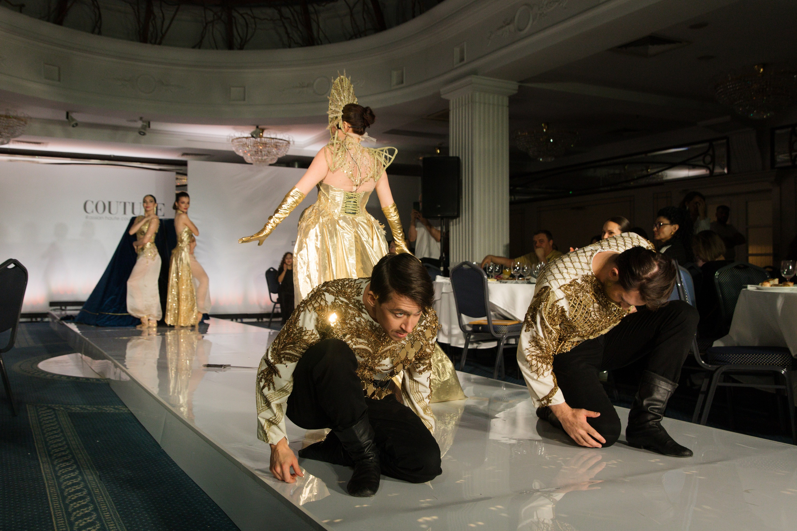 Репортаж показа «Кутюр по-русски». Фотограф в Санкт-Петербурге Вагнер Юлия