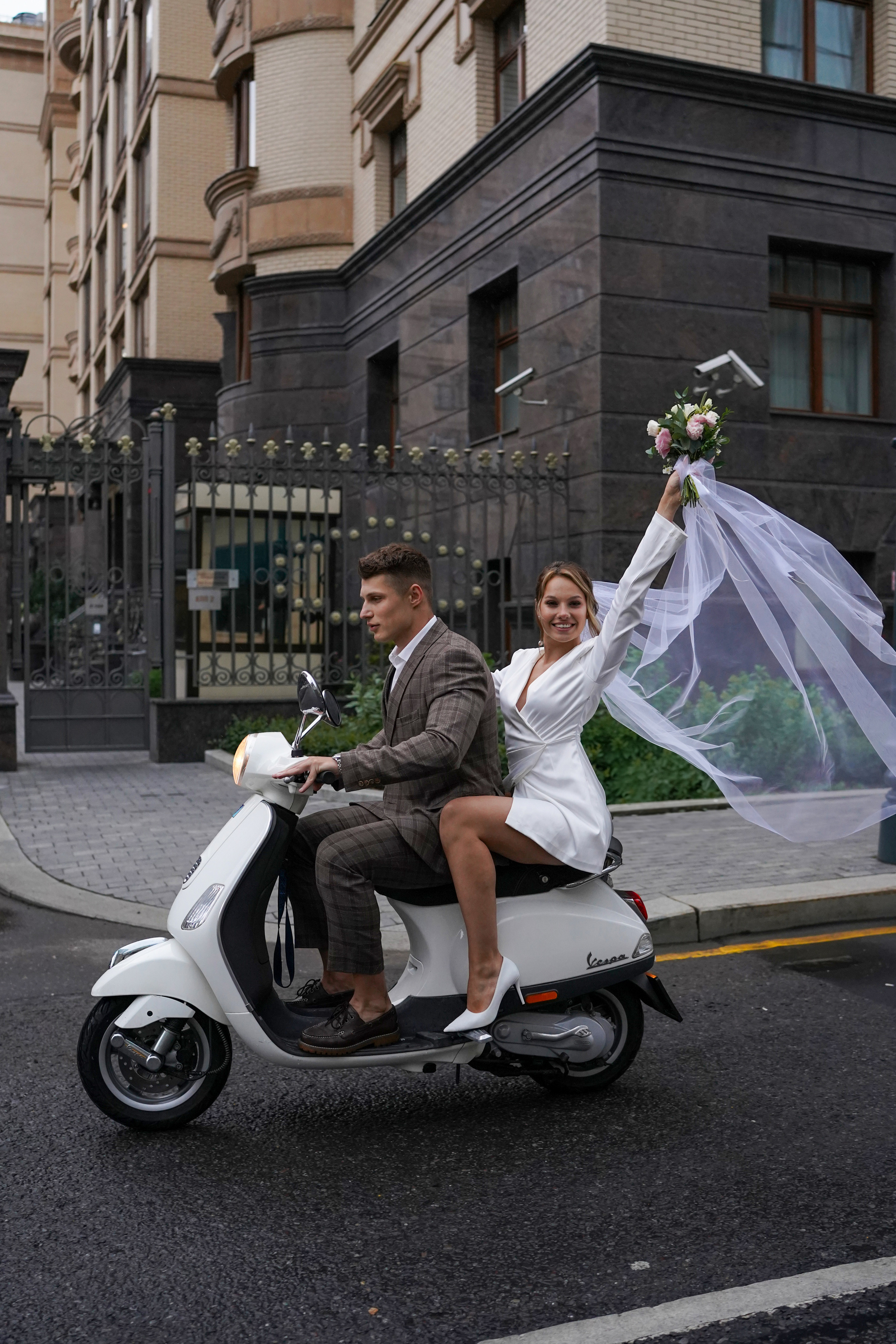 Камерная свадьба-прогулка в городе. Семейный фотограф в Москве Галина Гончар