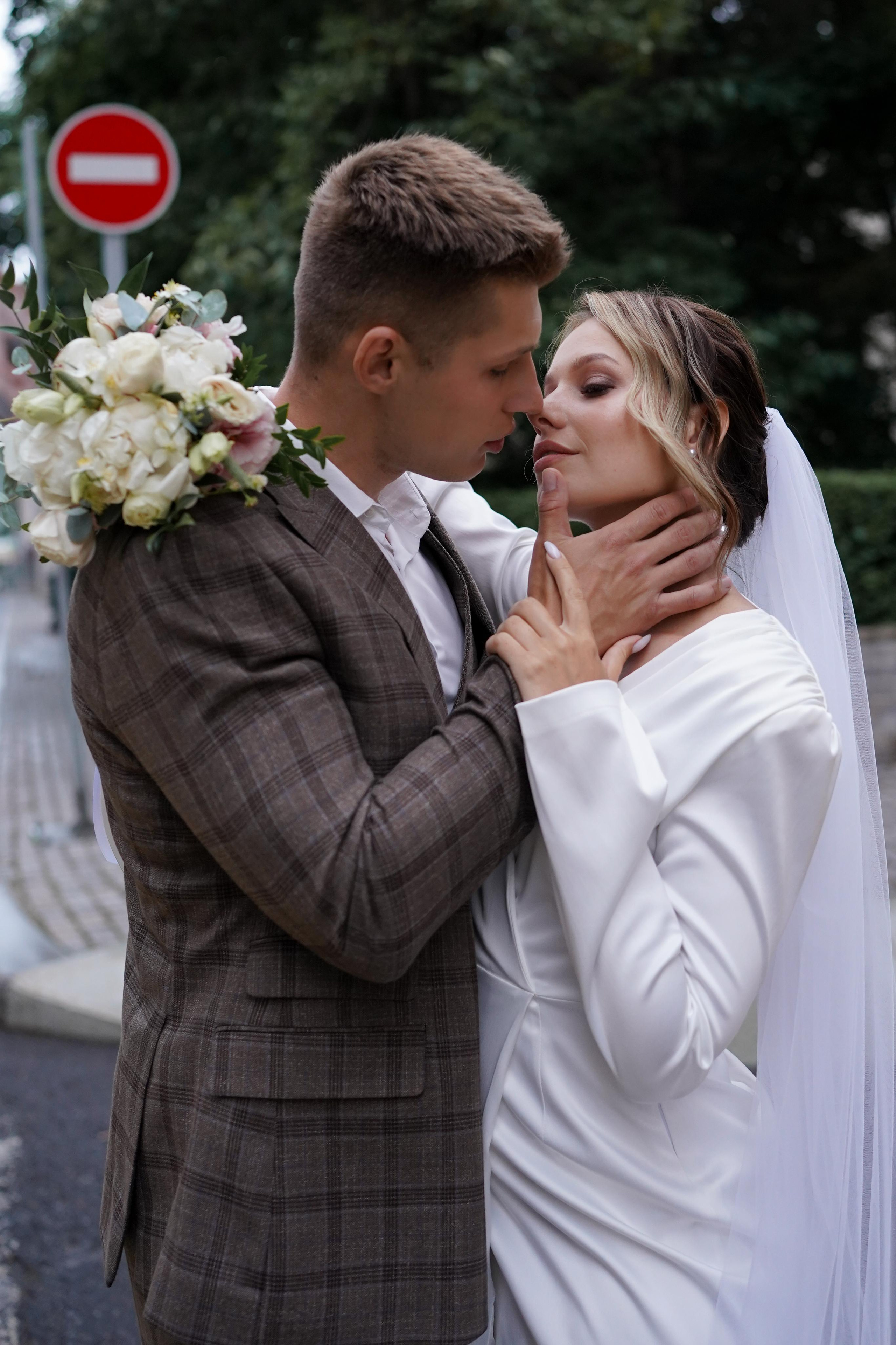 Камерная свадьба-прогулка в городе. Семейный фотограф в Москве Галина Гончар