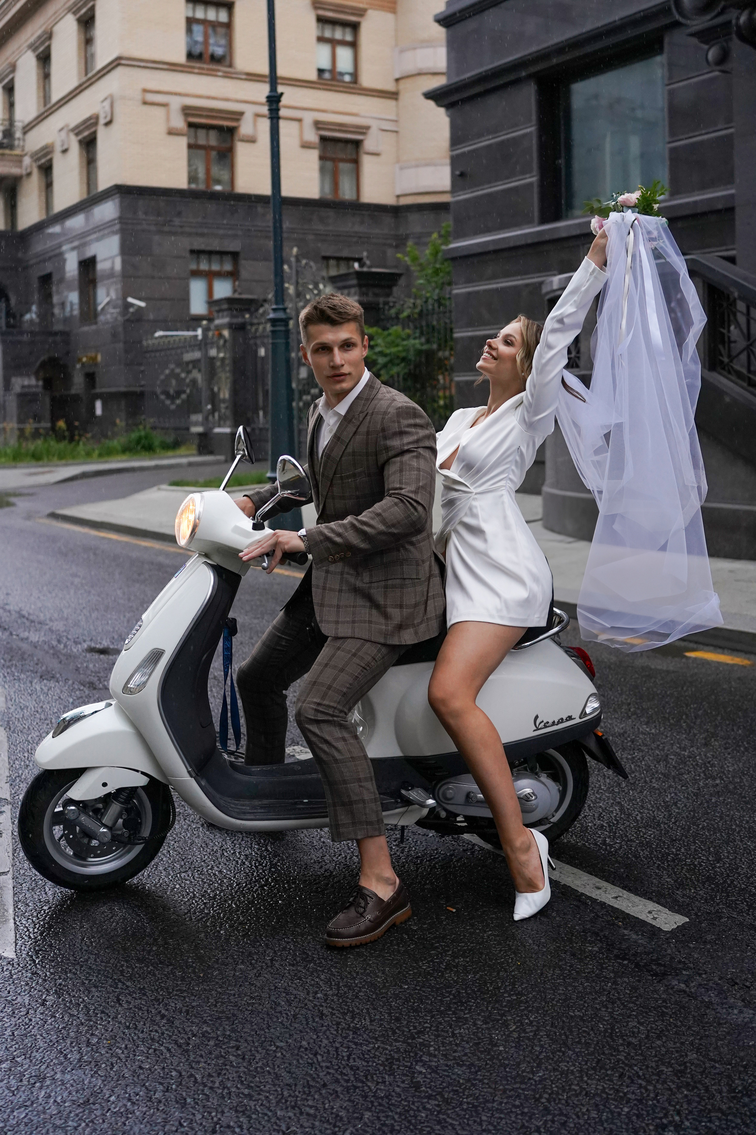 Камерная свадьба-прогулка в городе. Семейный фотограф в Москве Галина Гончар