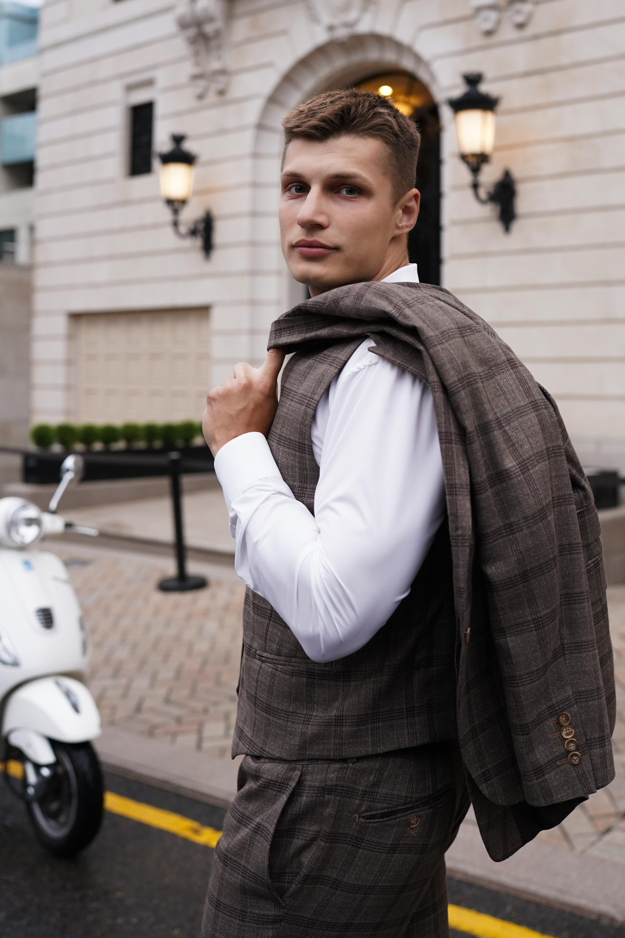 Камерная свадьба-прогулка в городе. Семейный фотограф в Москве Галина Гончар