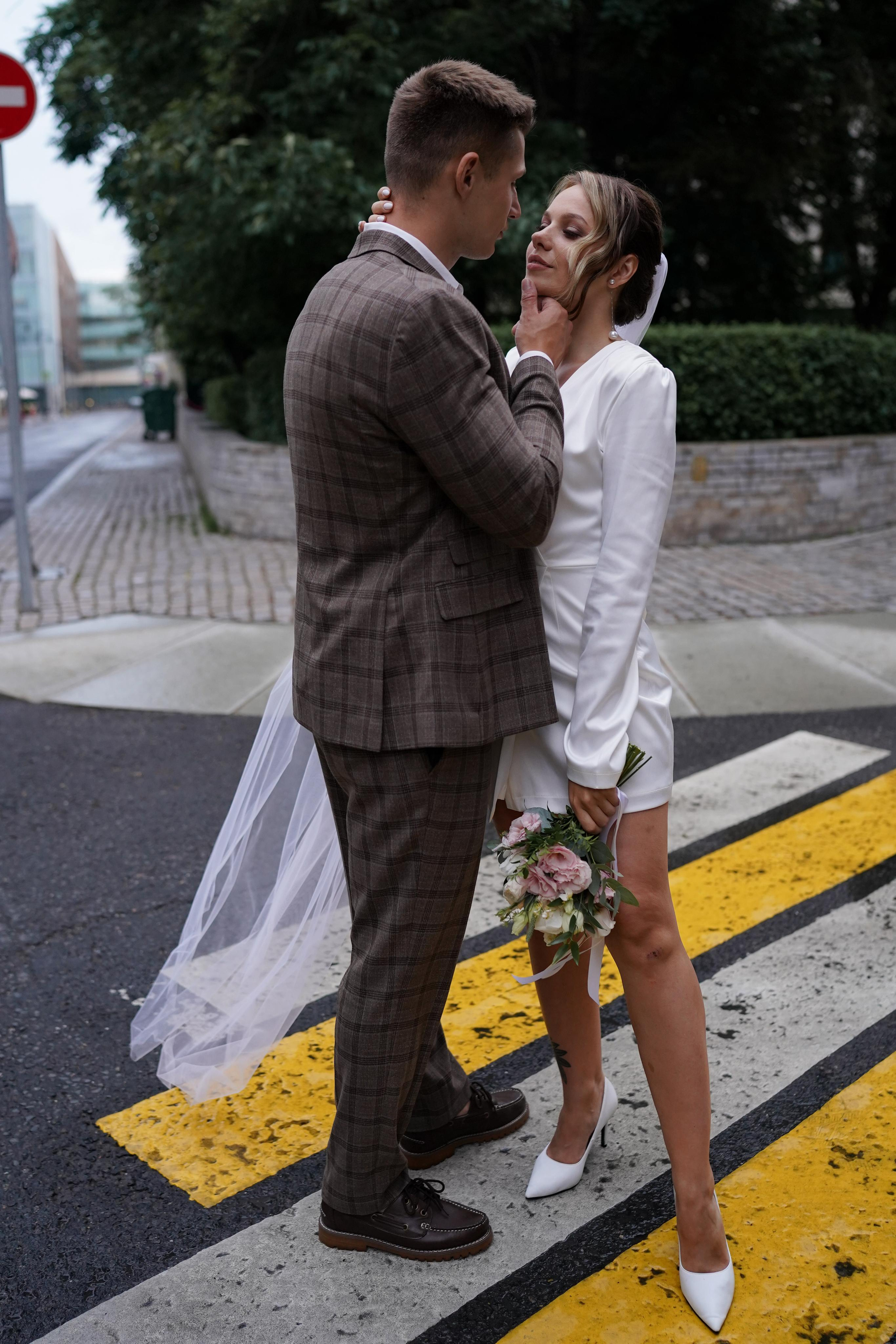 Камерная свадьба-прогулка в городе. Семейный фотограф в Москве Галина Гончар