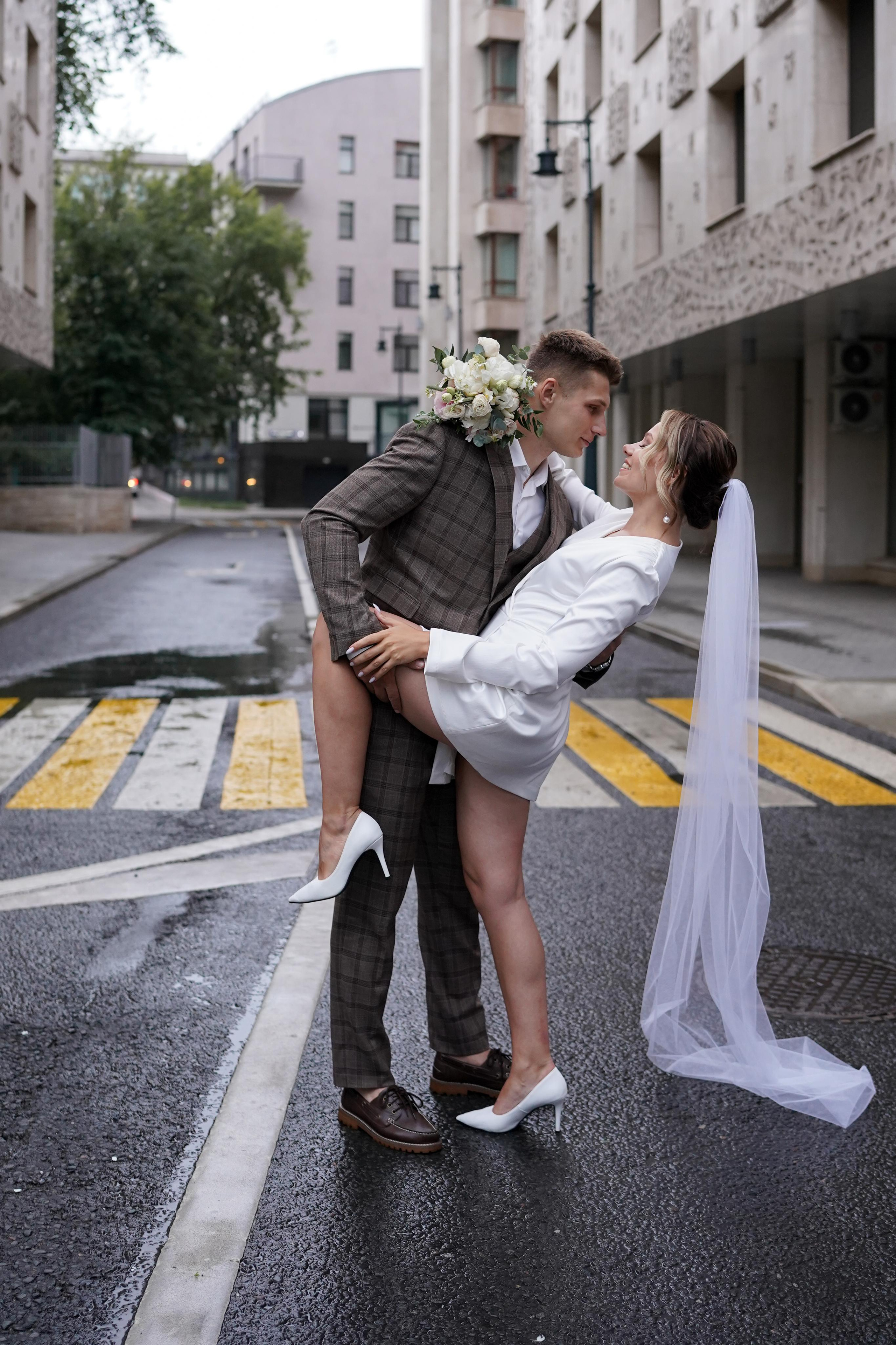 Камерная свадьба-прогулка в городе. Семейный фотограф в Москве Галина Гончар