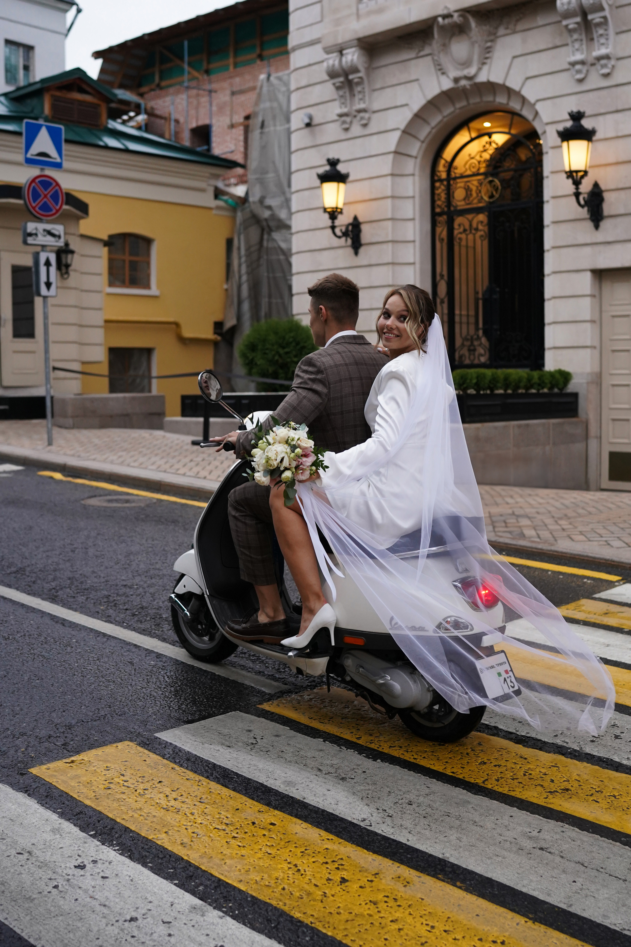 Камерная свадьба-прогулка в городе. Семейный фотограф в Москве Галина Гончар
