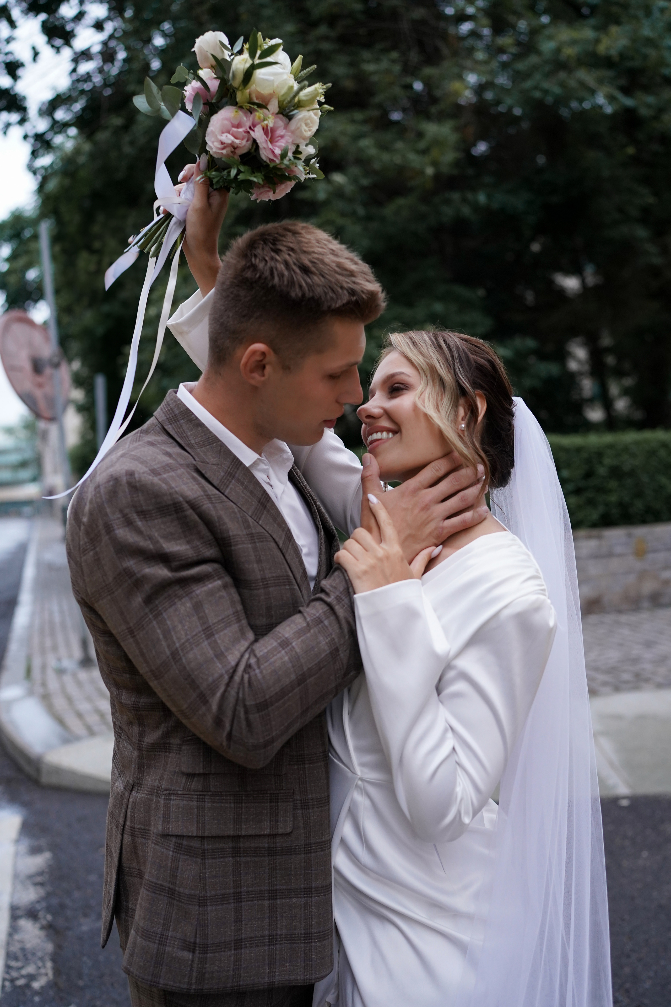 Камерная свадьба-прогулка в городе. Семейный фотограф в Москве Галина Гончар
