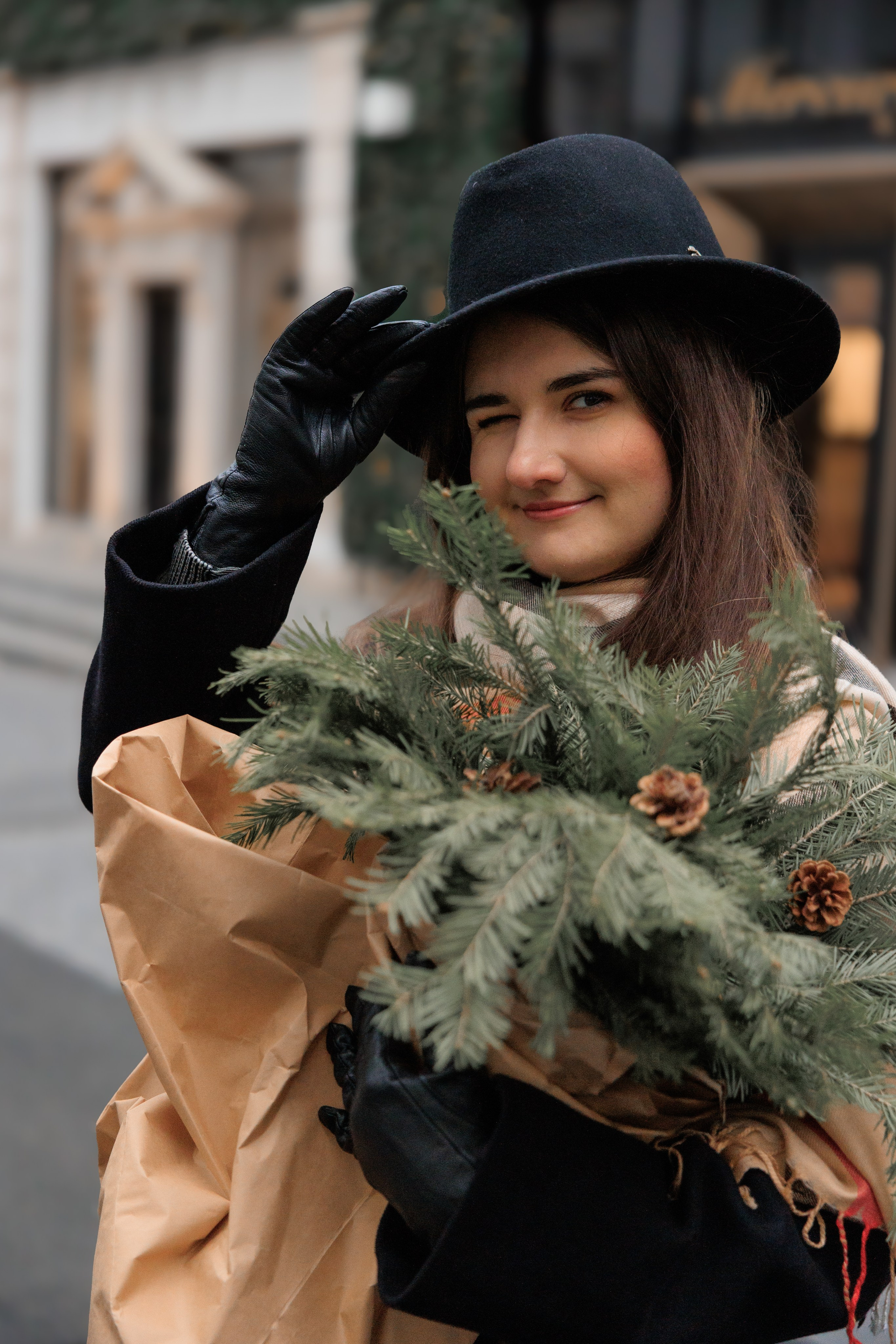 ДАША. Я фотограф из Москвы к Вашим услугам