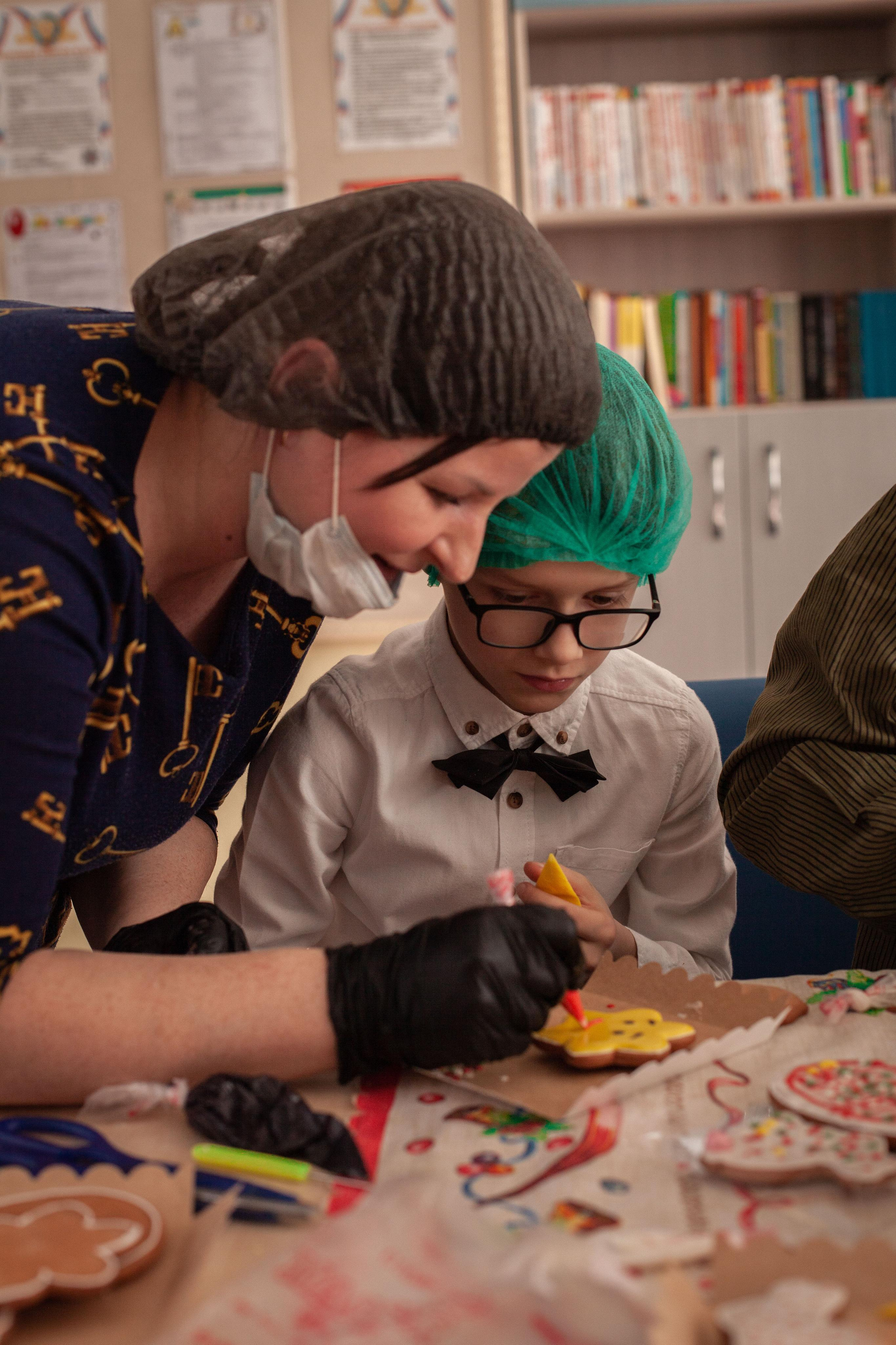 МК по росписи пряников в детском центре. Семейный и детский фотограф во Всеволосжке Людмила Квасова