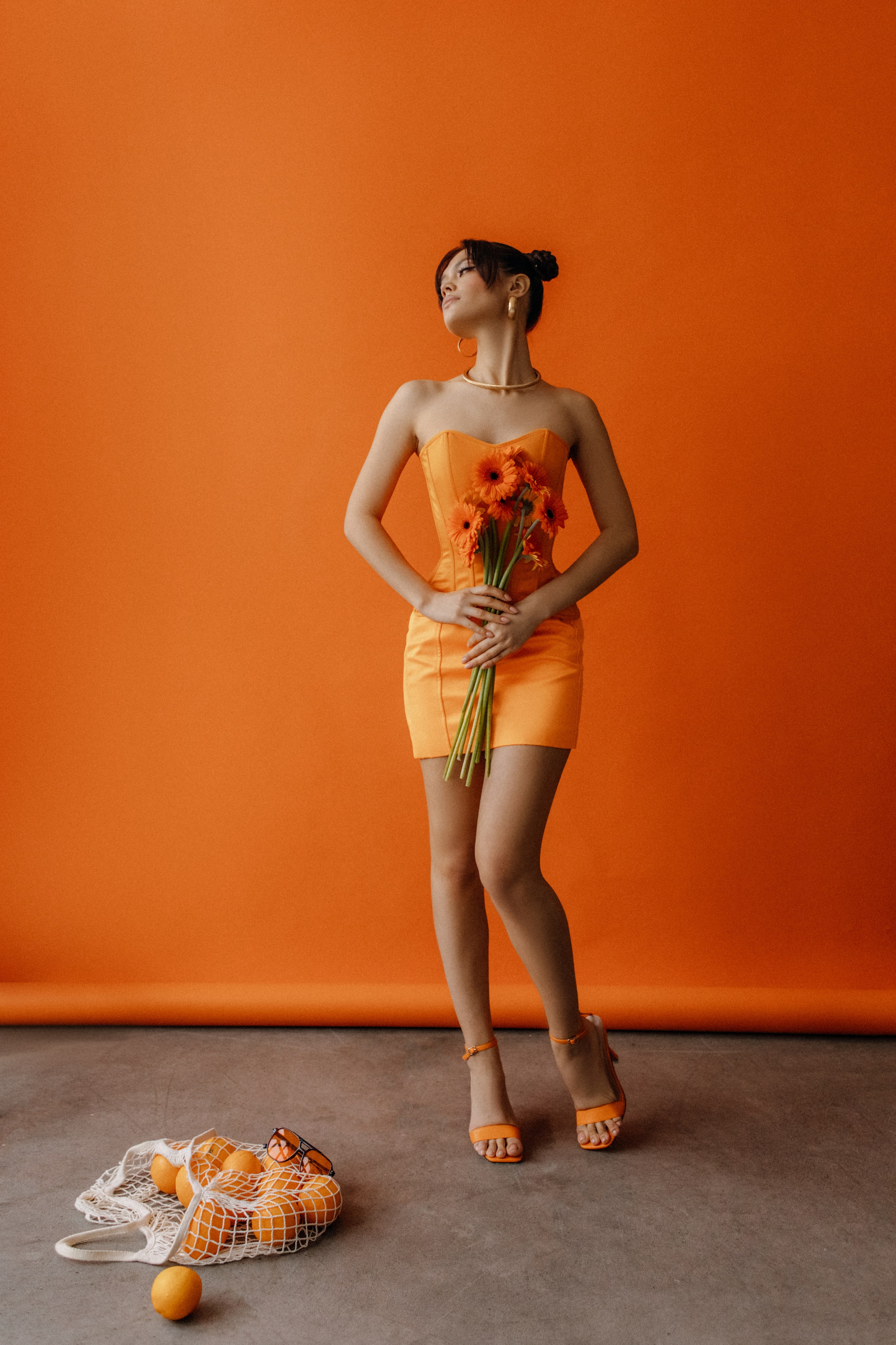 Ольга. Оранжевая фотосессия с апельсинами и цветами. Фотограф в Москве Ольга Сатони