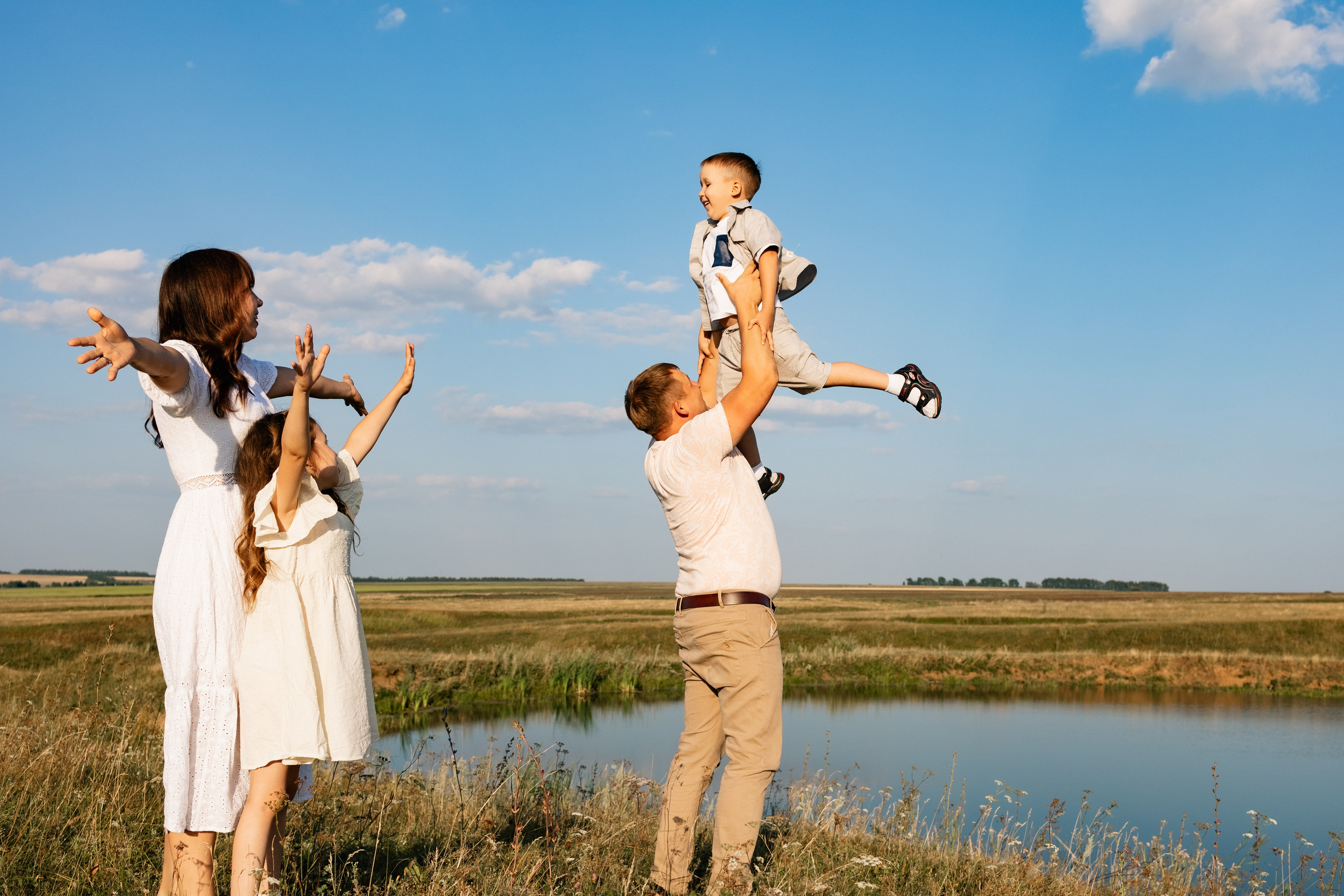 Анастасия, Денис, Дарина, Матвей. Ваш фотограф