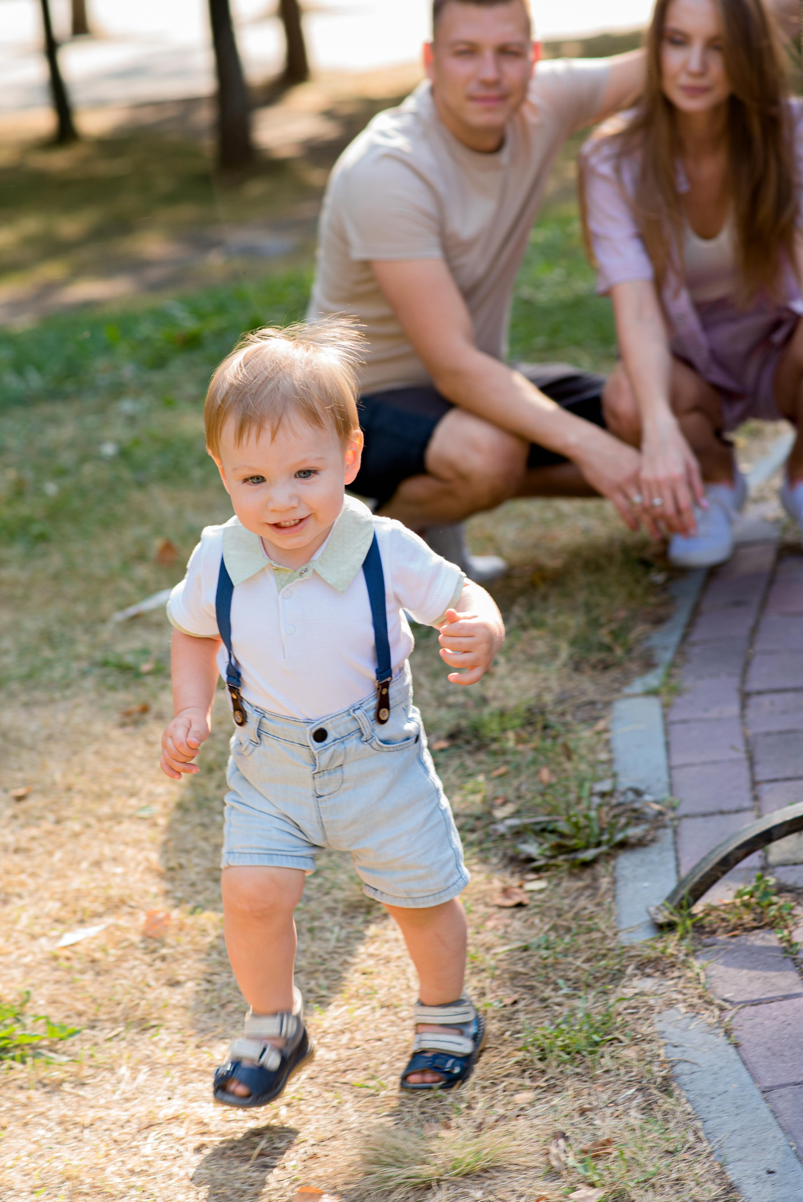 Данил, 1 годик (прогулочная фотосессия ЦПКиО Маяковского). Фотограф новорожденных в Екатеринбурге Лена Ильина