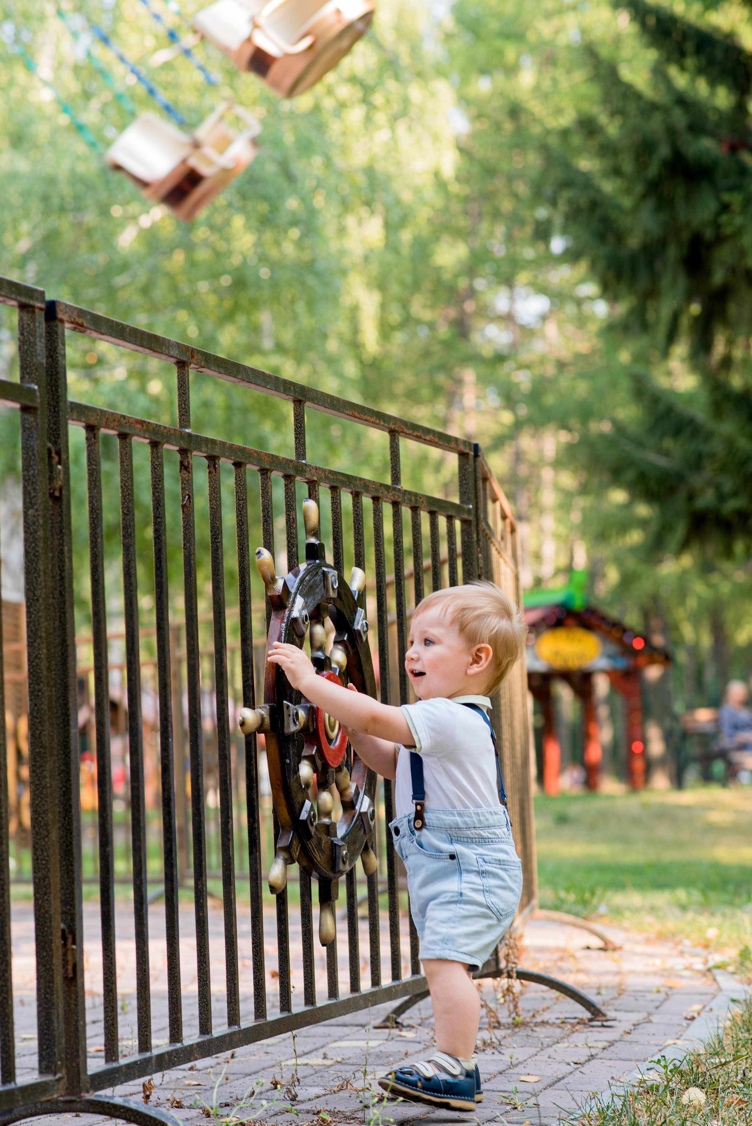 Данил, 1 годик (прогулочная фотосессия ЦПКиО Маяковского). Фотограф новорожденных в Екатеринбурге Лена Ильина