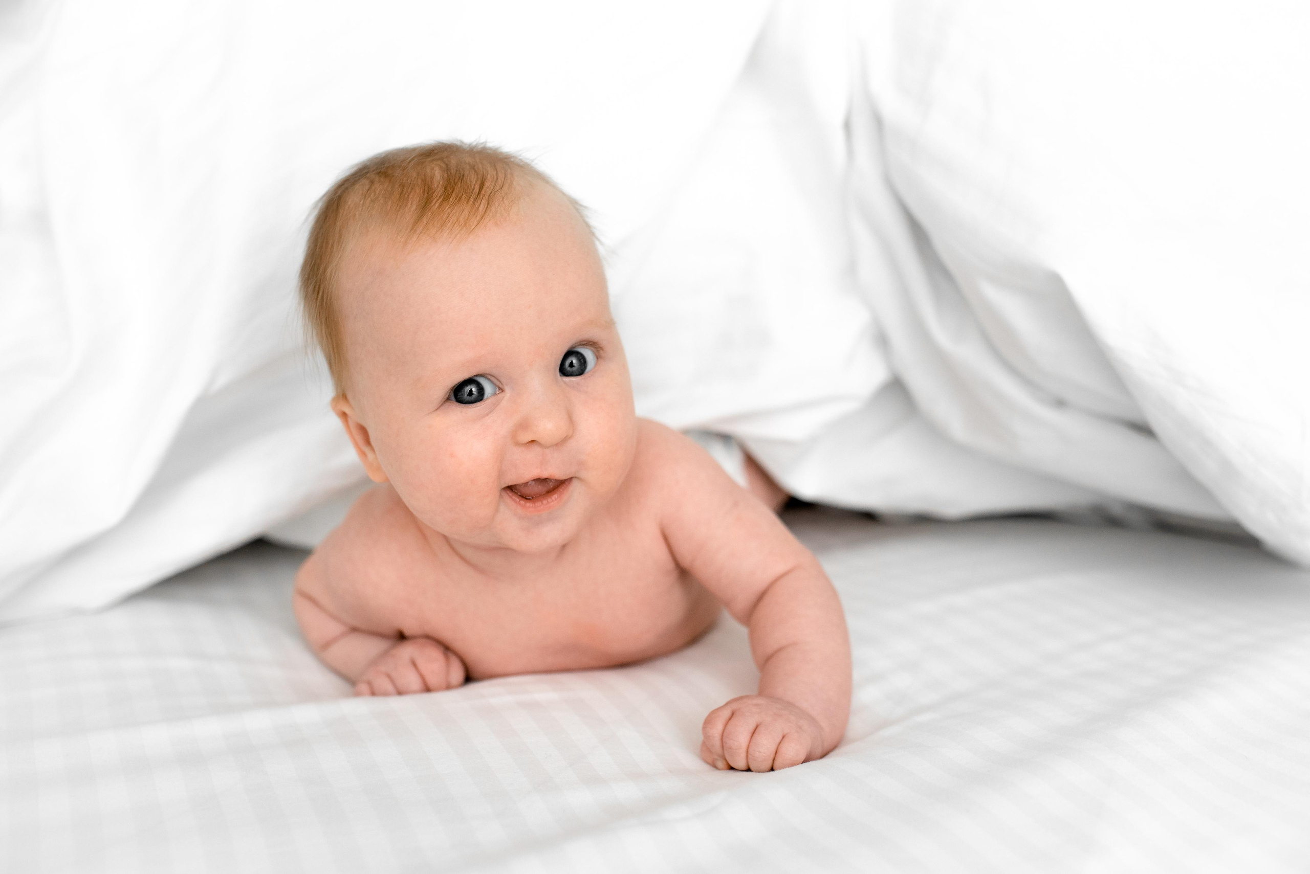 Александра, 3 месяца (домашняя фотосессия в стиле Lifestyle). Фотограф новорожденных в Екатеринбурге Лена Ильина