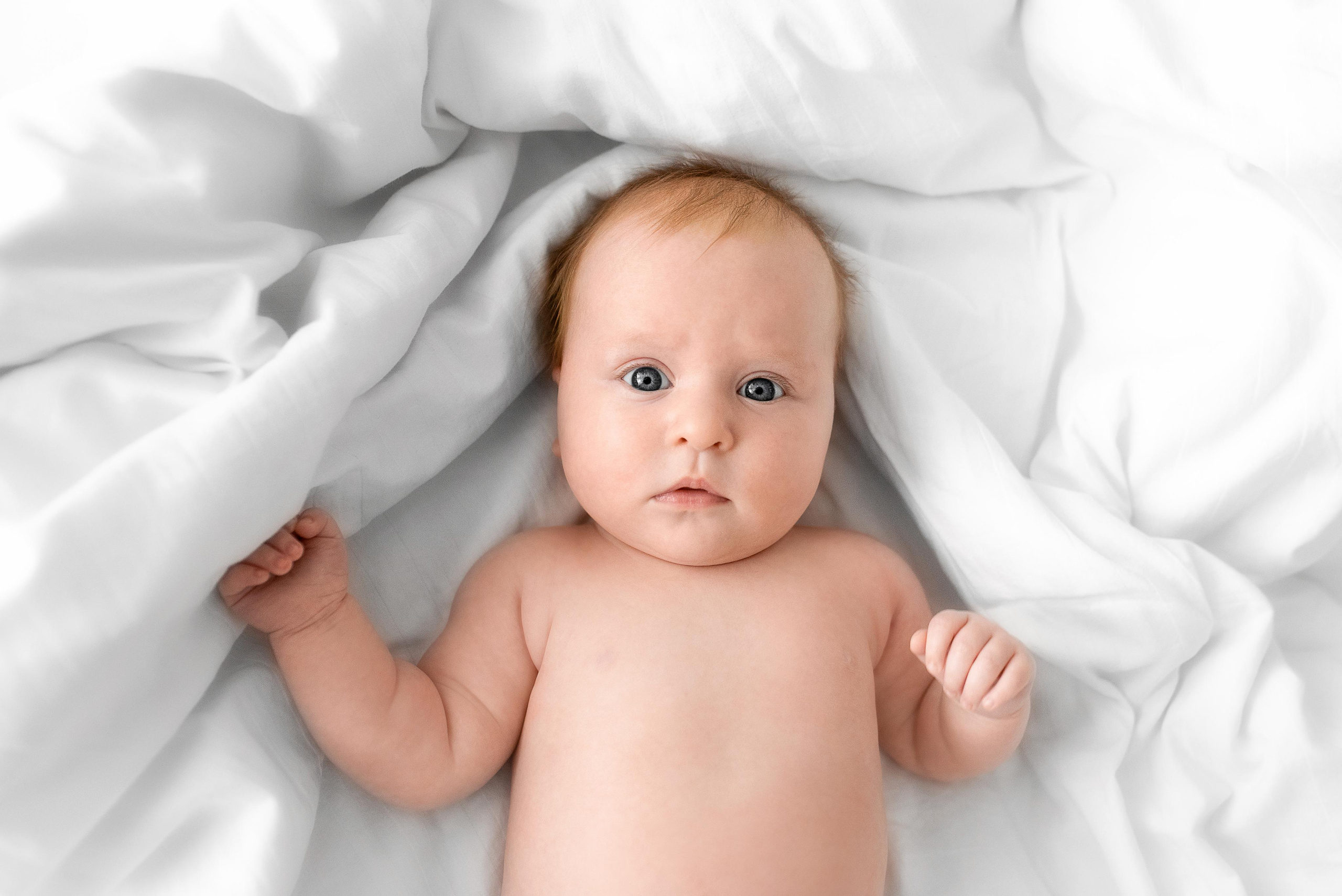 Александра, 3 месяца (домашняя фотосессия в стиле Lifestyle). Фотограф новорожденных в Екатеринбурге Лена Ильина