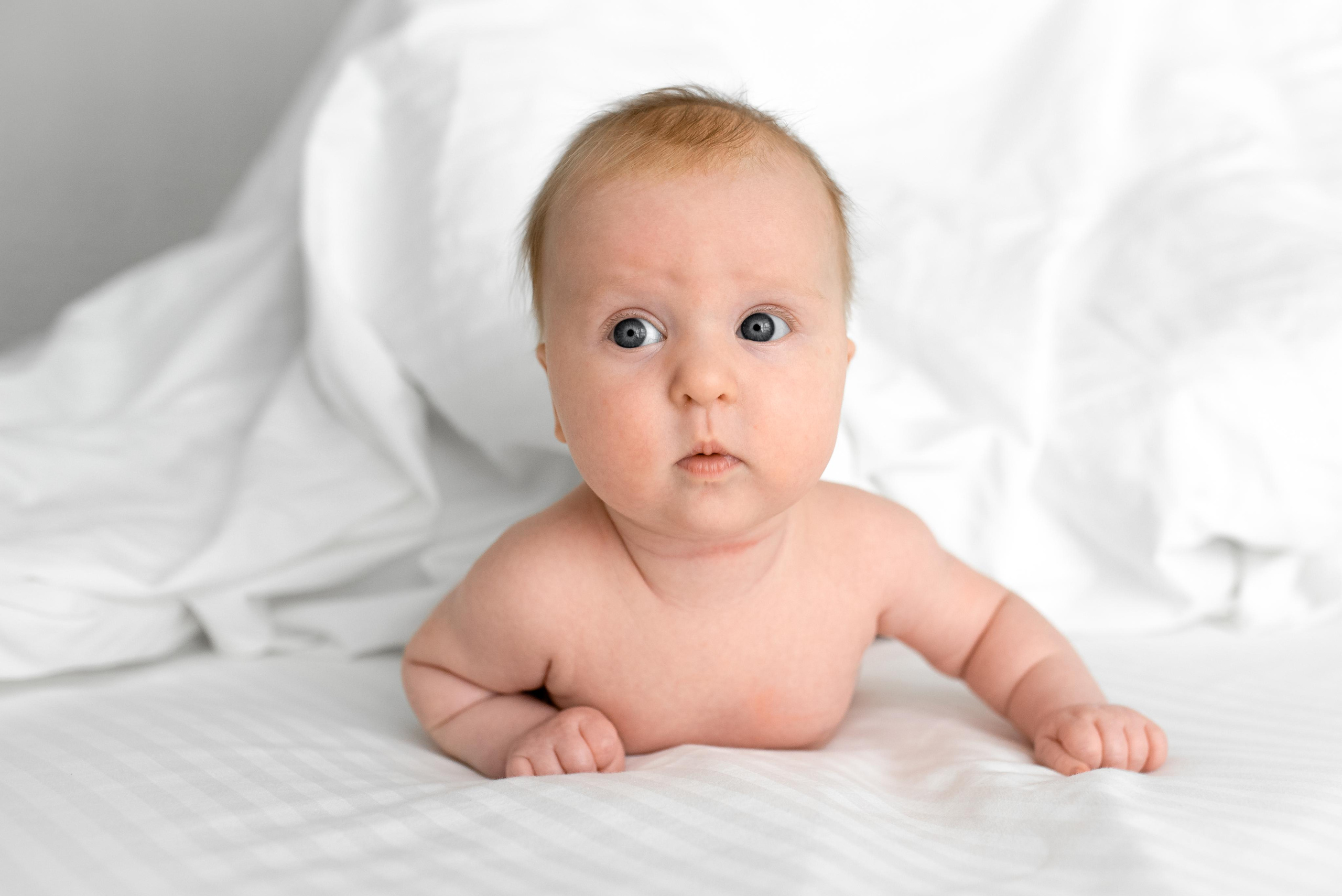 Александра, 3 месяца (домашняя фотосессия в стиле Lifestyle). Фотограф новорожденных в Екатеринбурге Лена Ильина