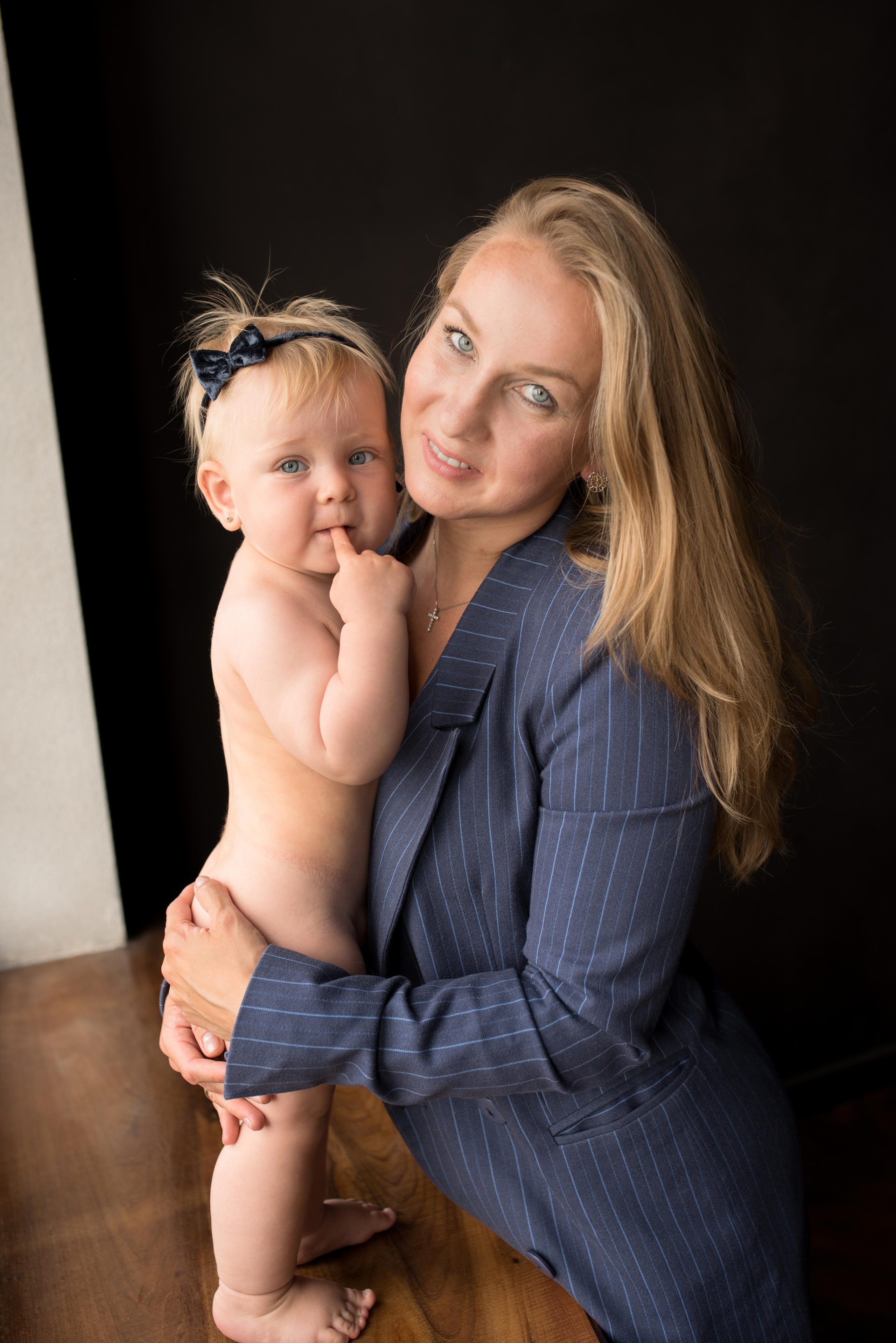 Лиза, 10 месяцев (фотостудия Maneken). Фотограф новорожденных в Екатеринбурге Лена Ильина