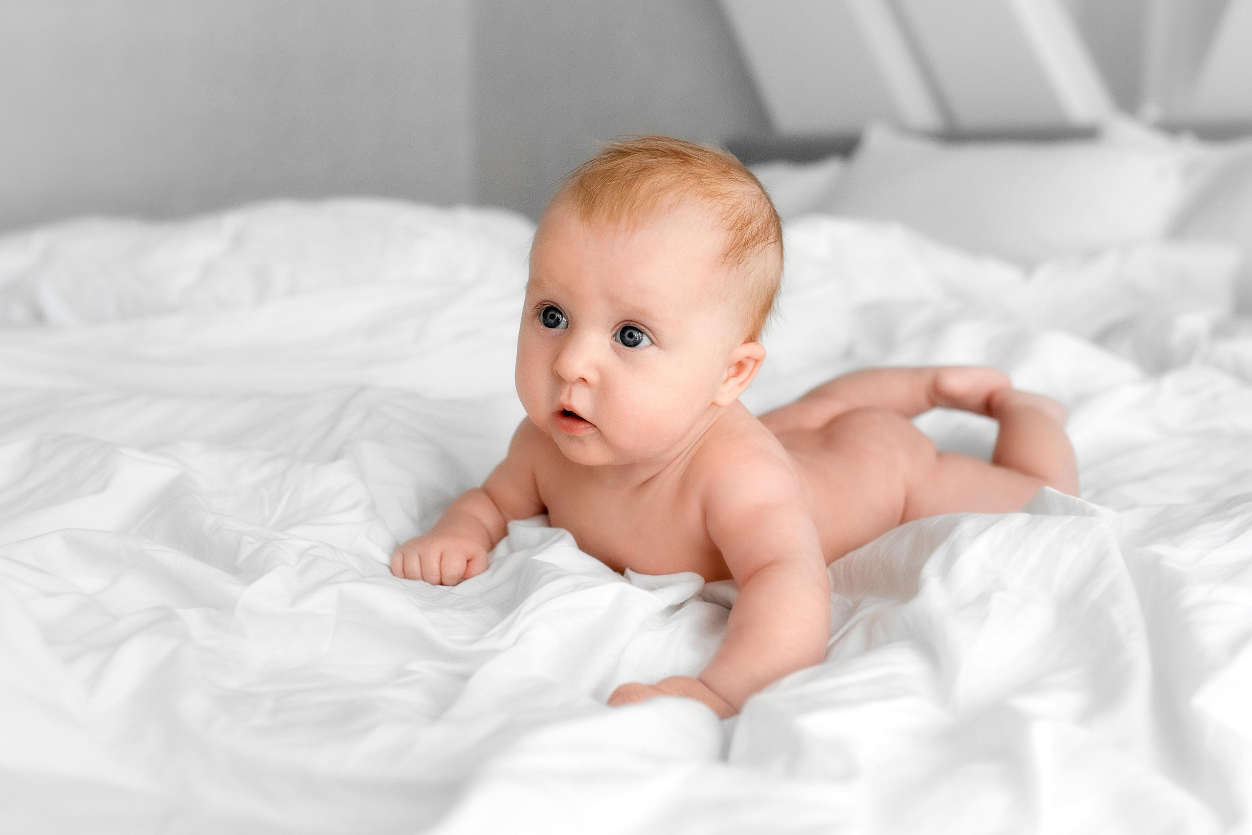 Александра, 3 месяца (домашняя фотосессия в стиле Lifestyle). Фотограф новорожденных в Екатеринбурге Лена Ильина