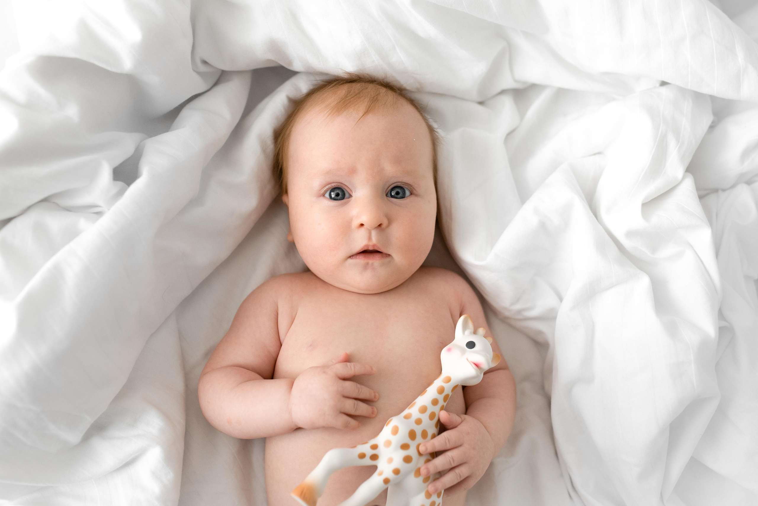 Александра, 3 месяца (домашняя фотосессия в стиле Lifestyle). Фотограф новорожденных в Екатеринбурге Лена Ильина