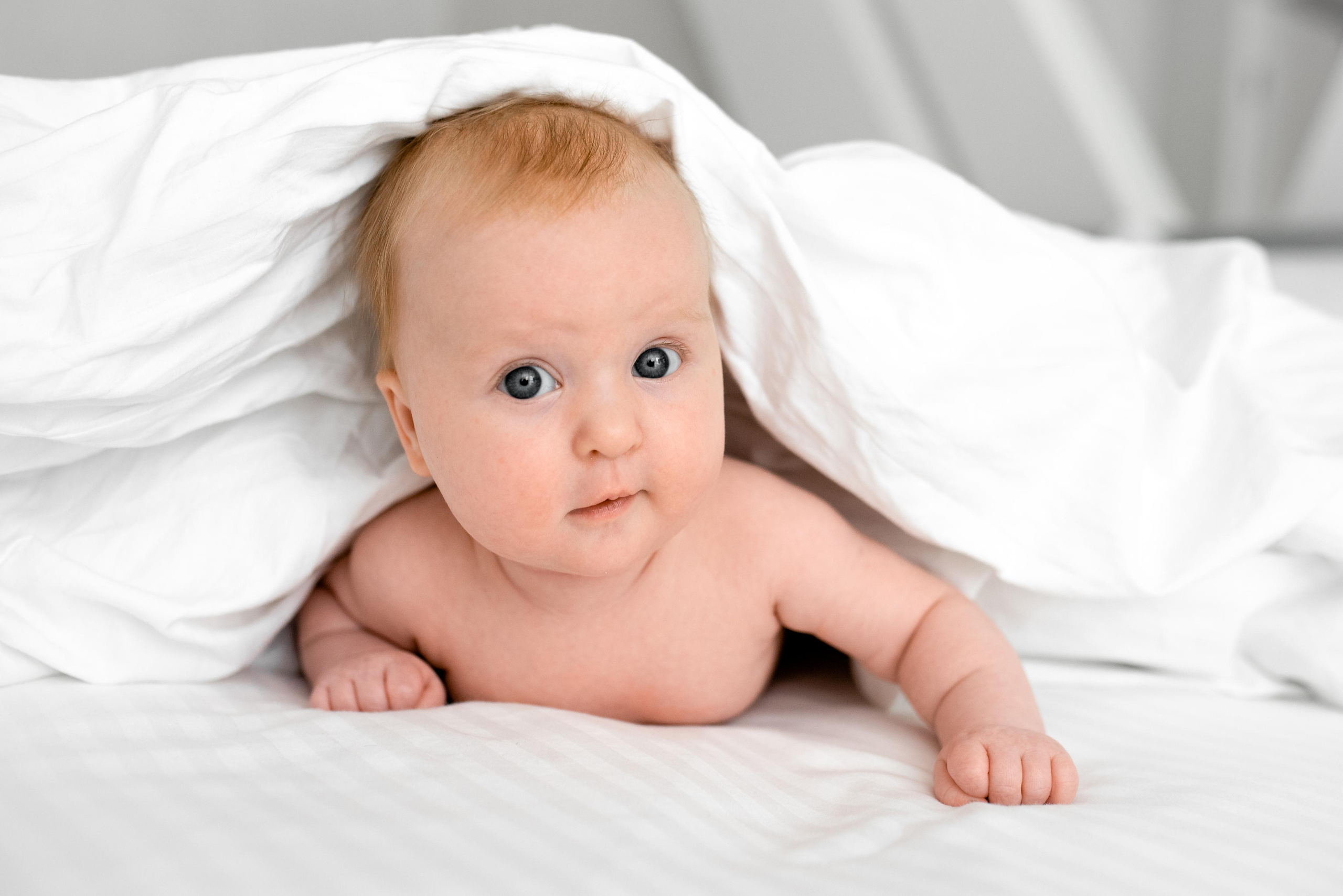 Александра, 3 месяца (домашняя фотосессия в стиле Lifestyle). Фотограф новорожденных в Екатеринбурге Лена Ильина