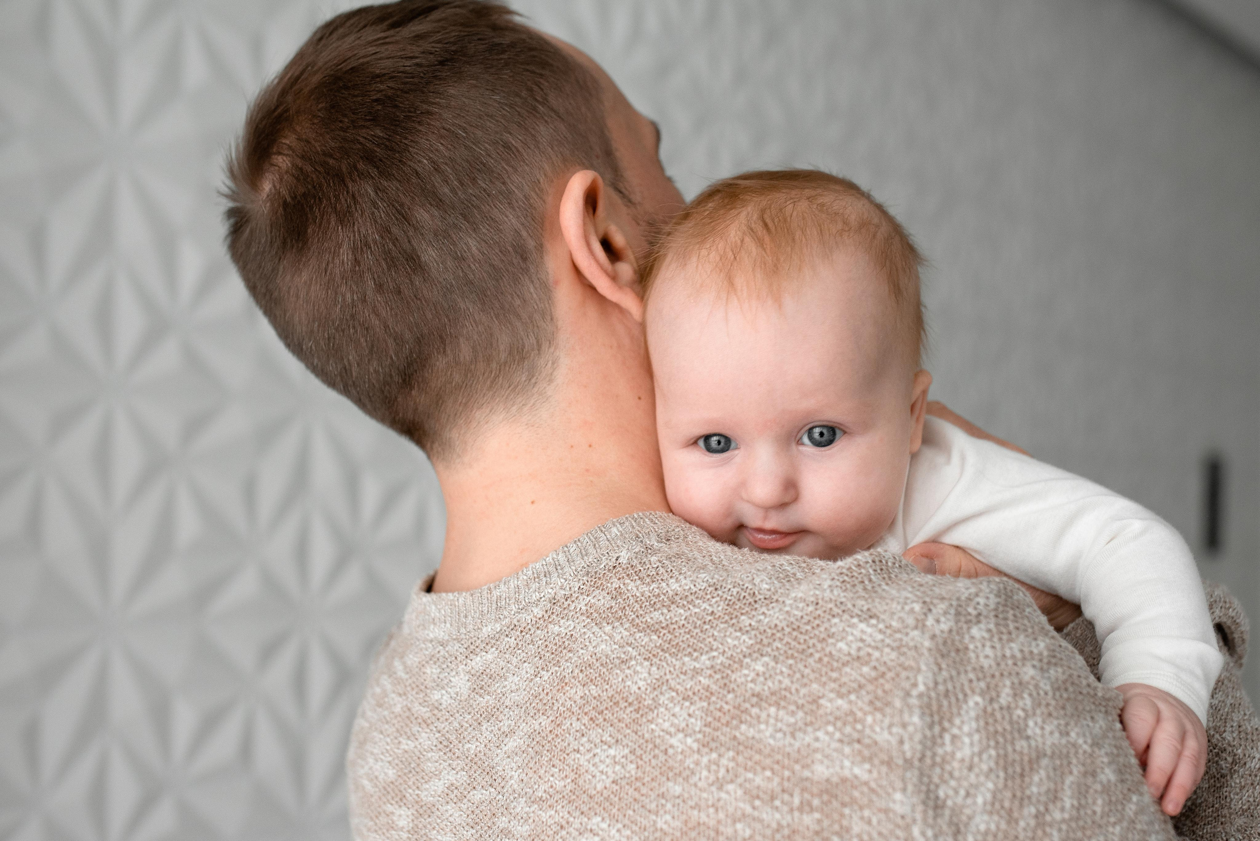 Александра, 3 месяца (домашняя фотосессия в стиле Lifestyle). Фотограф новорожденных в Екатеринбурге Лена Ильина