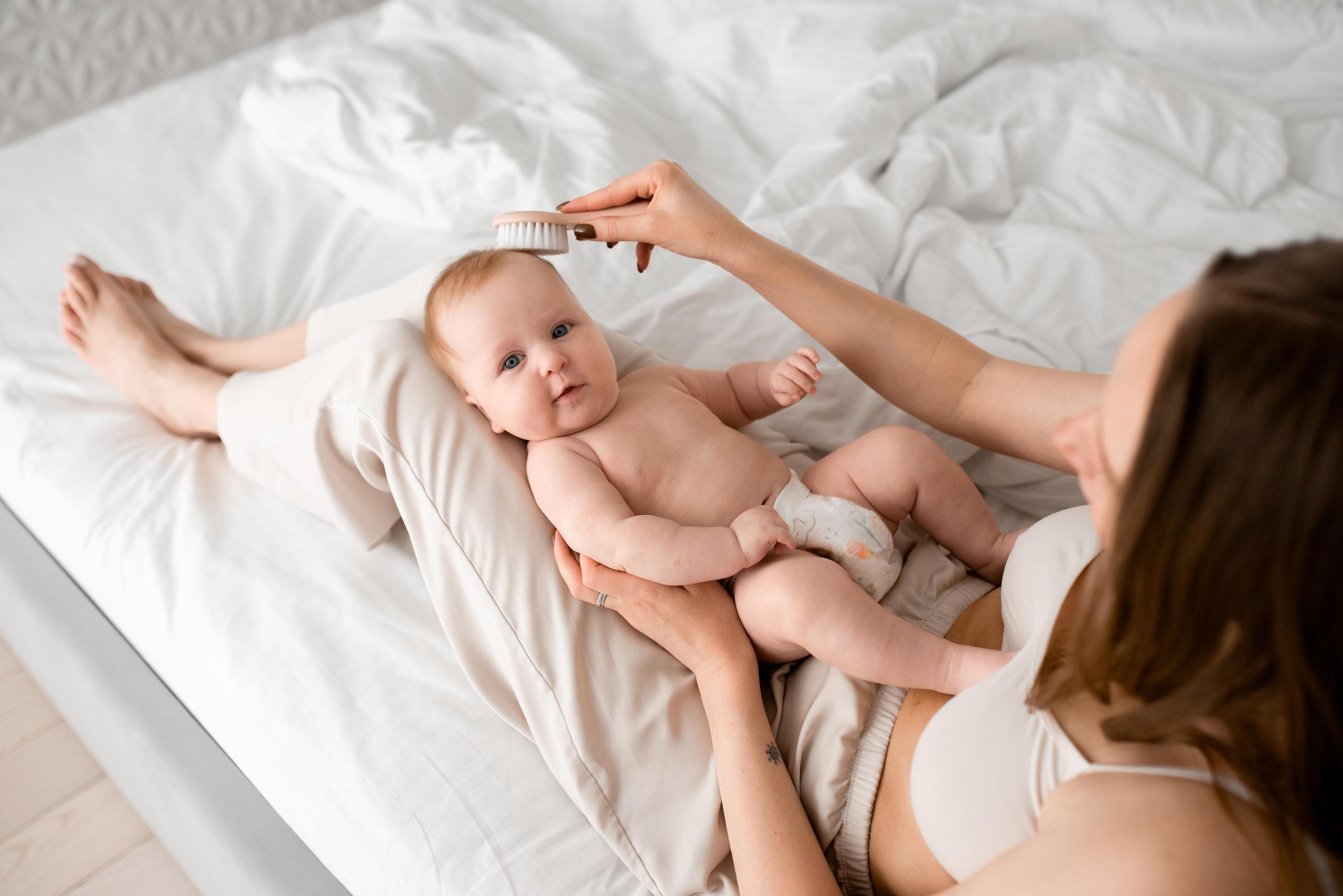 Александра, 3 месяца (домашняя фотосессия в стиле Lifestyle). Фотограф новорожденных в Екатеринбурге Лена Ильина