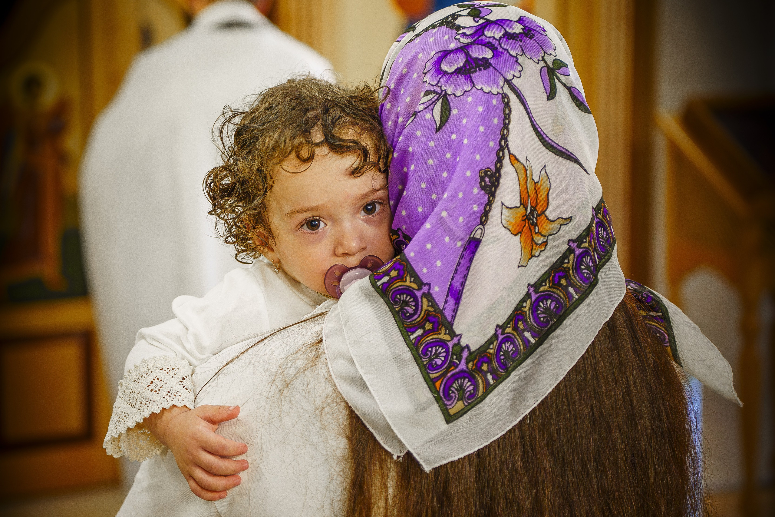 Обряд крещения детей в церкве или храме Адлера. Фотограф видеограф Геннадий Янбаев в Сочи, Краснодаре