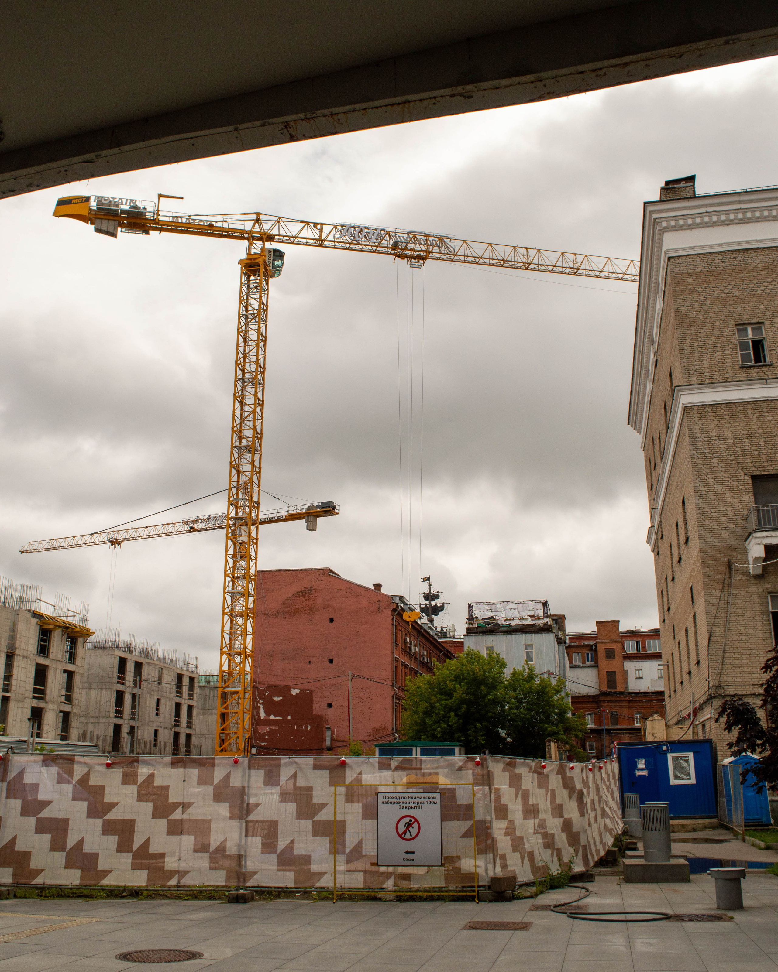 Многослойность городского пространства. Фотограф Анастасия Лощакова в Москве