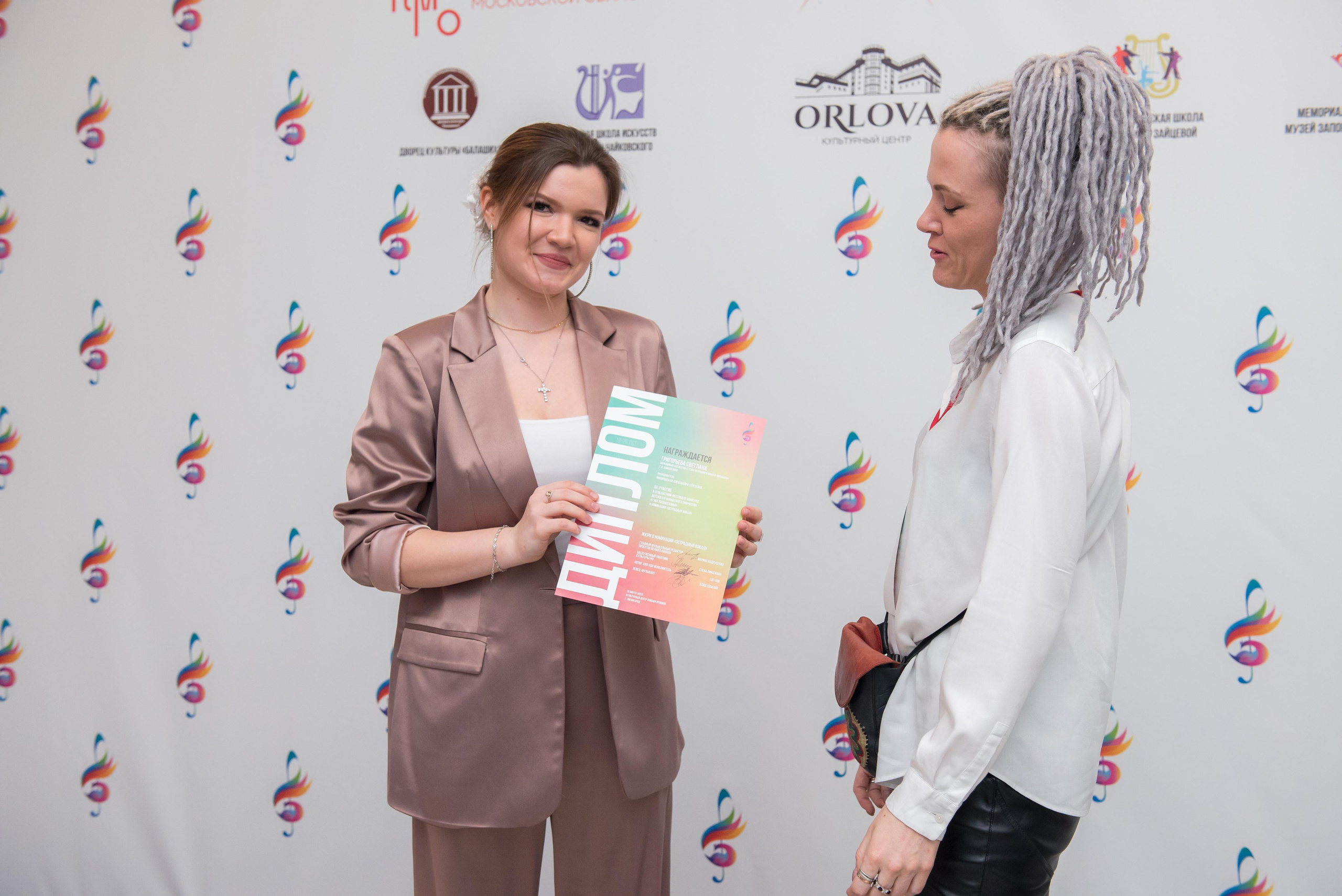 7 нот Подмосковья — Звенигород. Бренд-фотограф для экспертов и блогеров в Москве Влада Горбовская