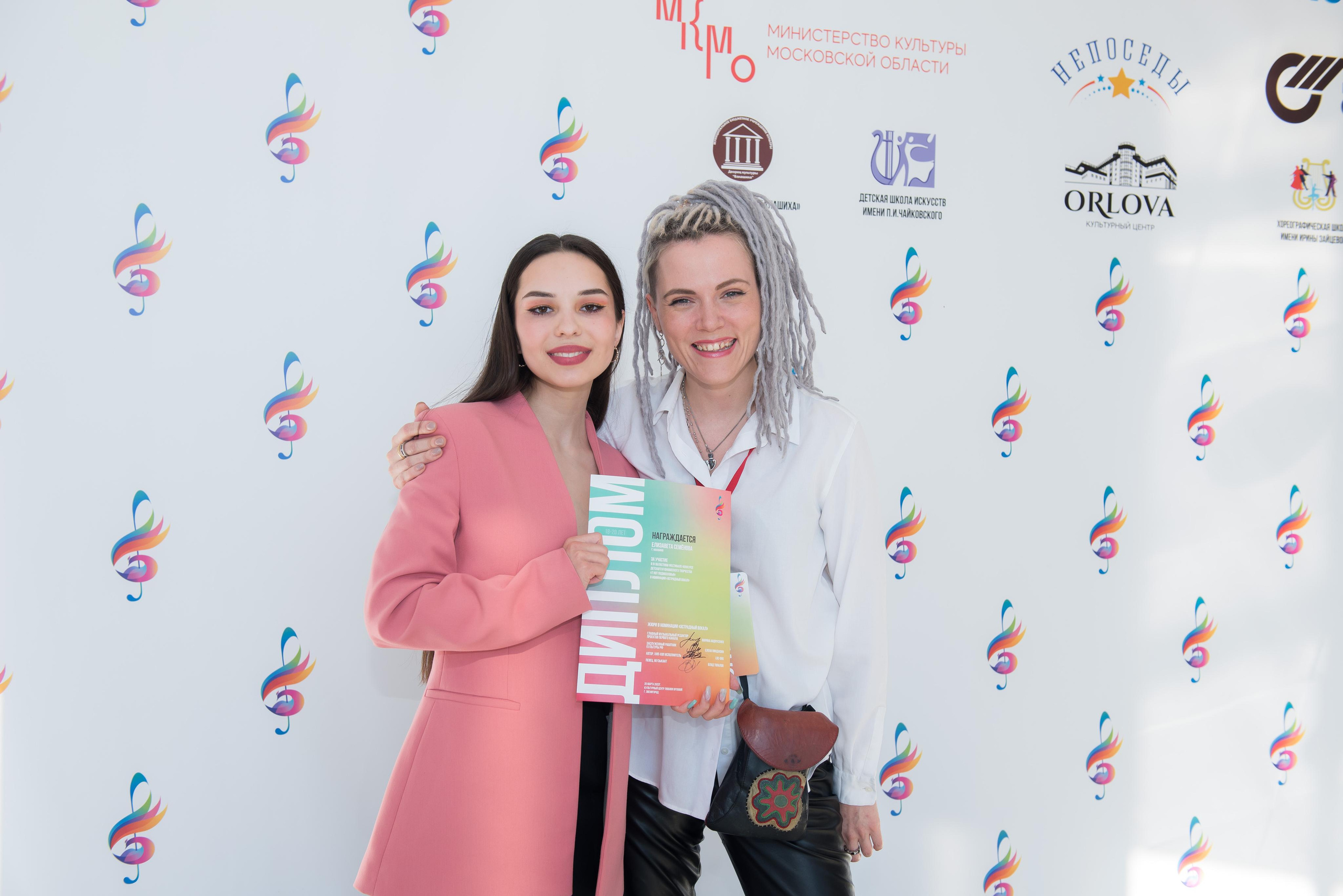 7 нот Подмосковья — Звенигород. Бренд-фотограф для экспертов и блогеров в Москве Влада Горбовская