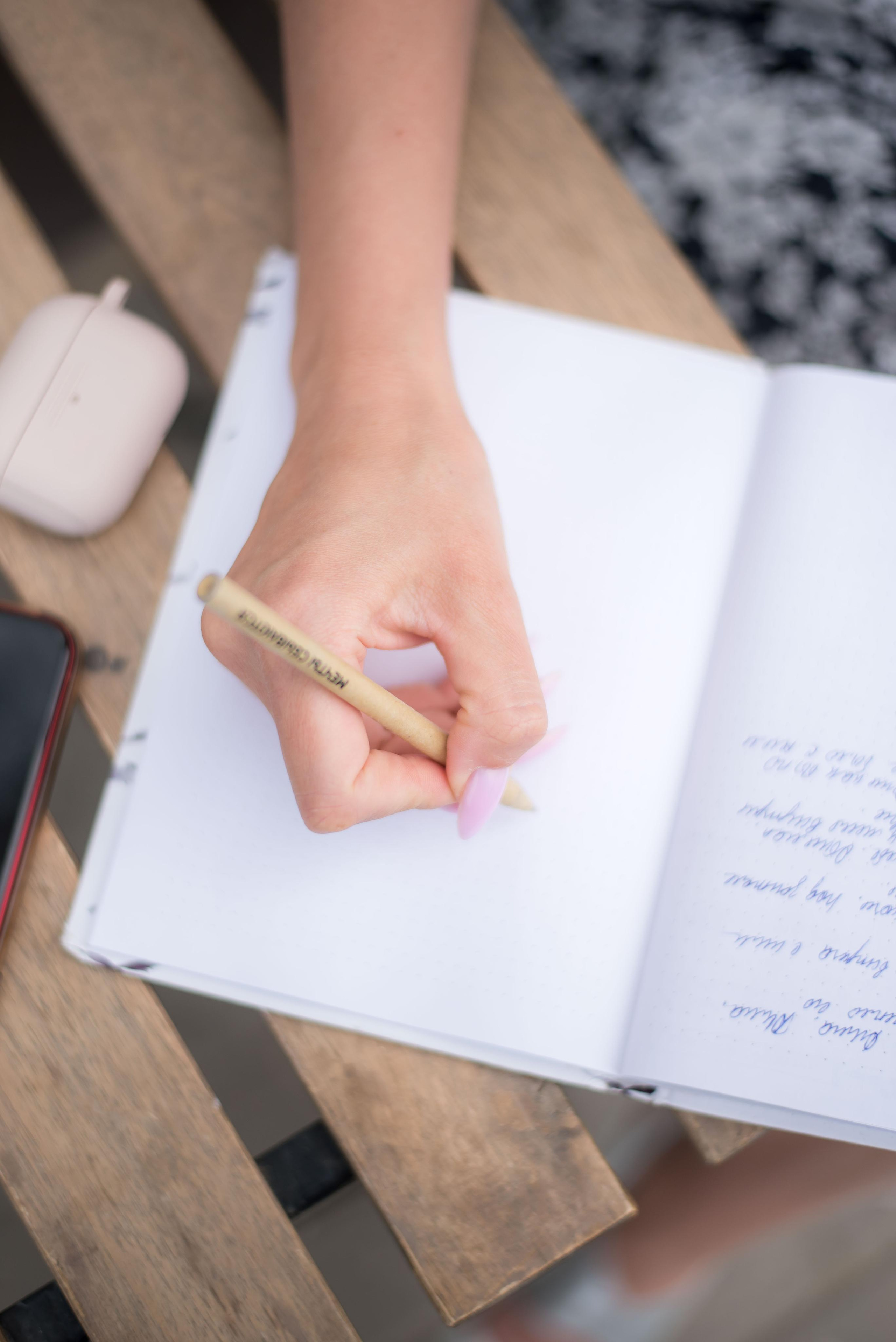 Тета-хилинг, предприниматель, пошив одежды. Бренд-фотограф для экспертов и блогеров в Москве Влада Горбовская