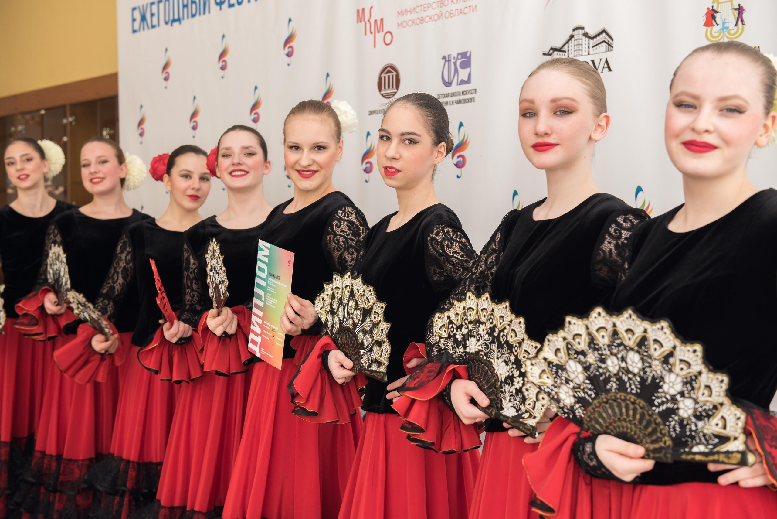 7 нот Подмосковья — Наро-Фоминск. Бренд-фотограф для экспертов и блогеров в Москве Влада Горбовская