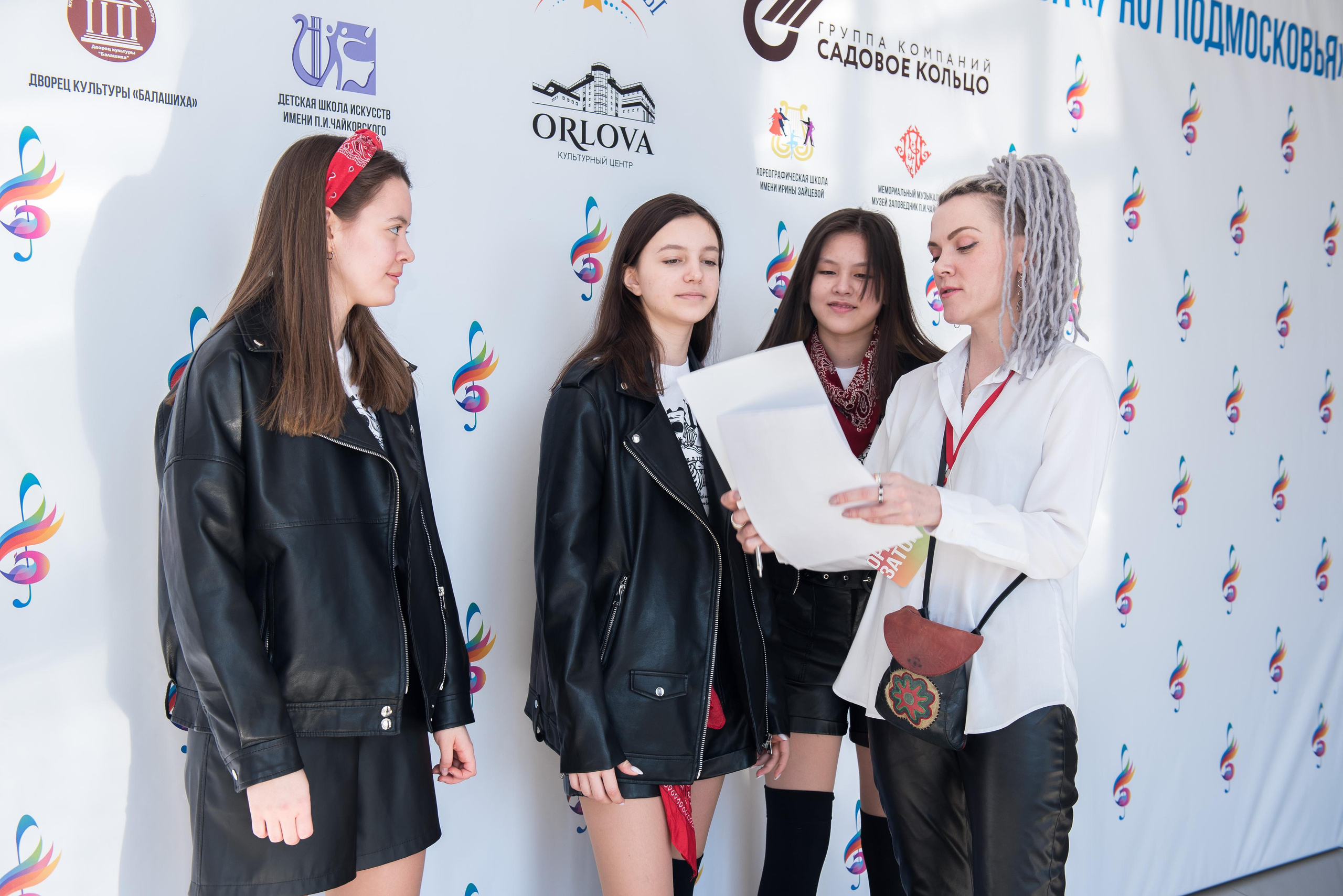 7 нот Подмосковья — Звенигород. Бренд-фотограф для экспертов и блогеров в Москве Влада Горбовская