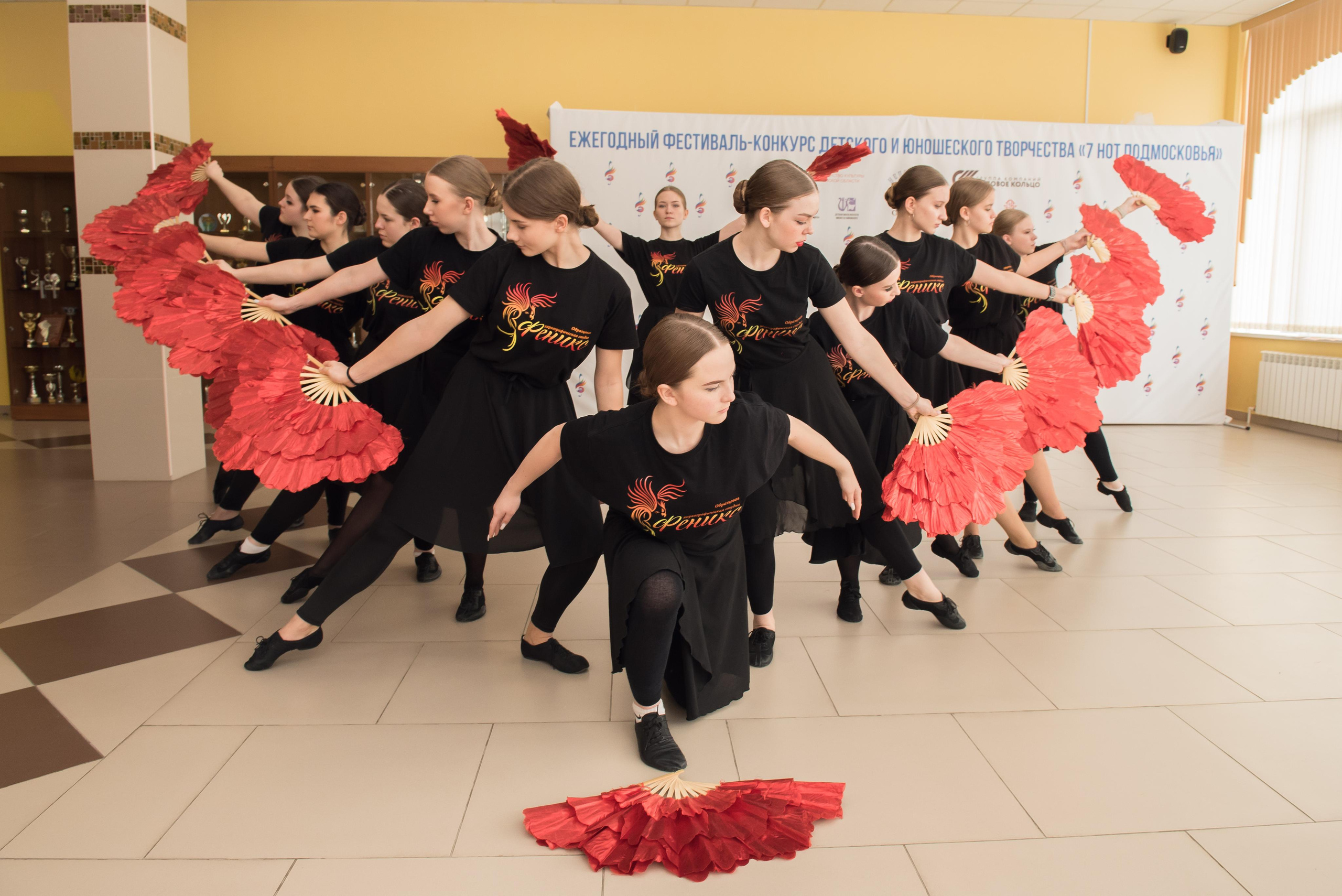 7 нот Подмосковья — Наро-Фоминск. Бренд-фотограф для экспертов и блогеров в Москве Влада Горбовская