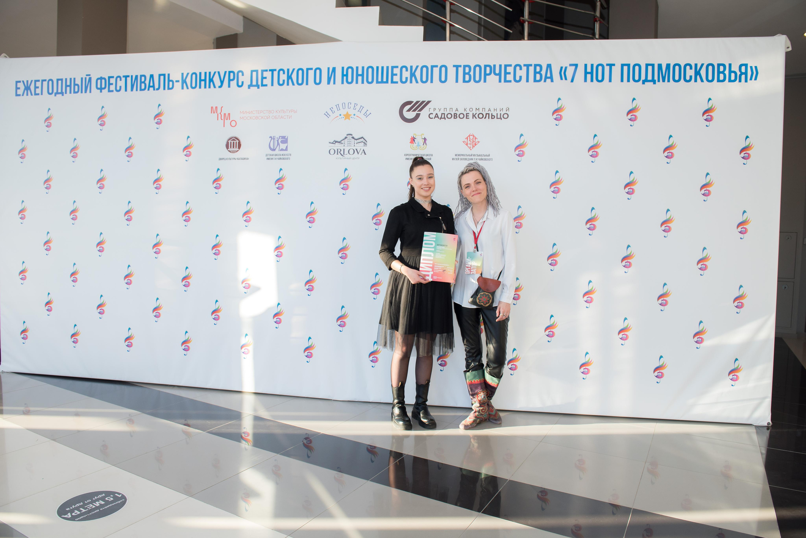 7 нот Подмосковья — Звенигород. Бренд-фотограф для экспертов и блогеров в Москве Влада Горбовская