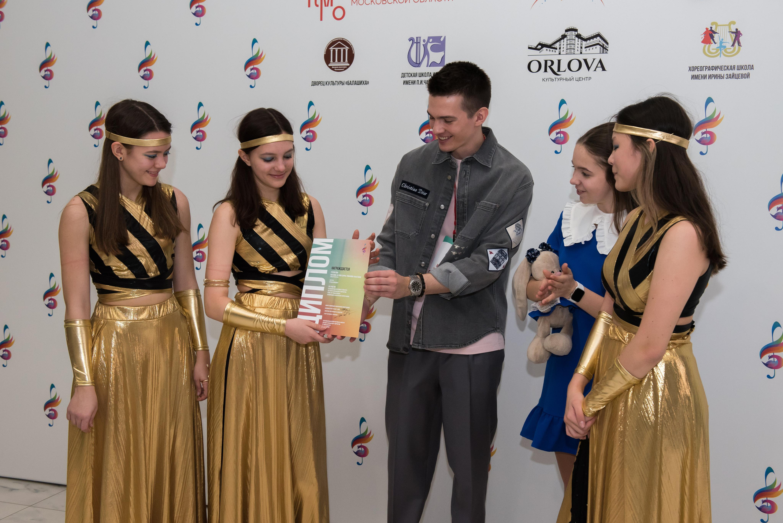 7 нот Подмосковья — Балашиха. Бренд-фотограф для экспертов и блогеров в Москве Влада Горбовская