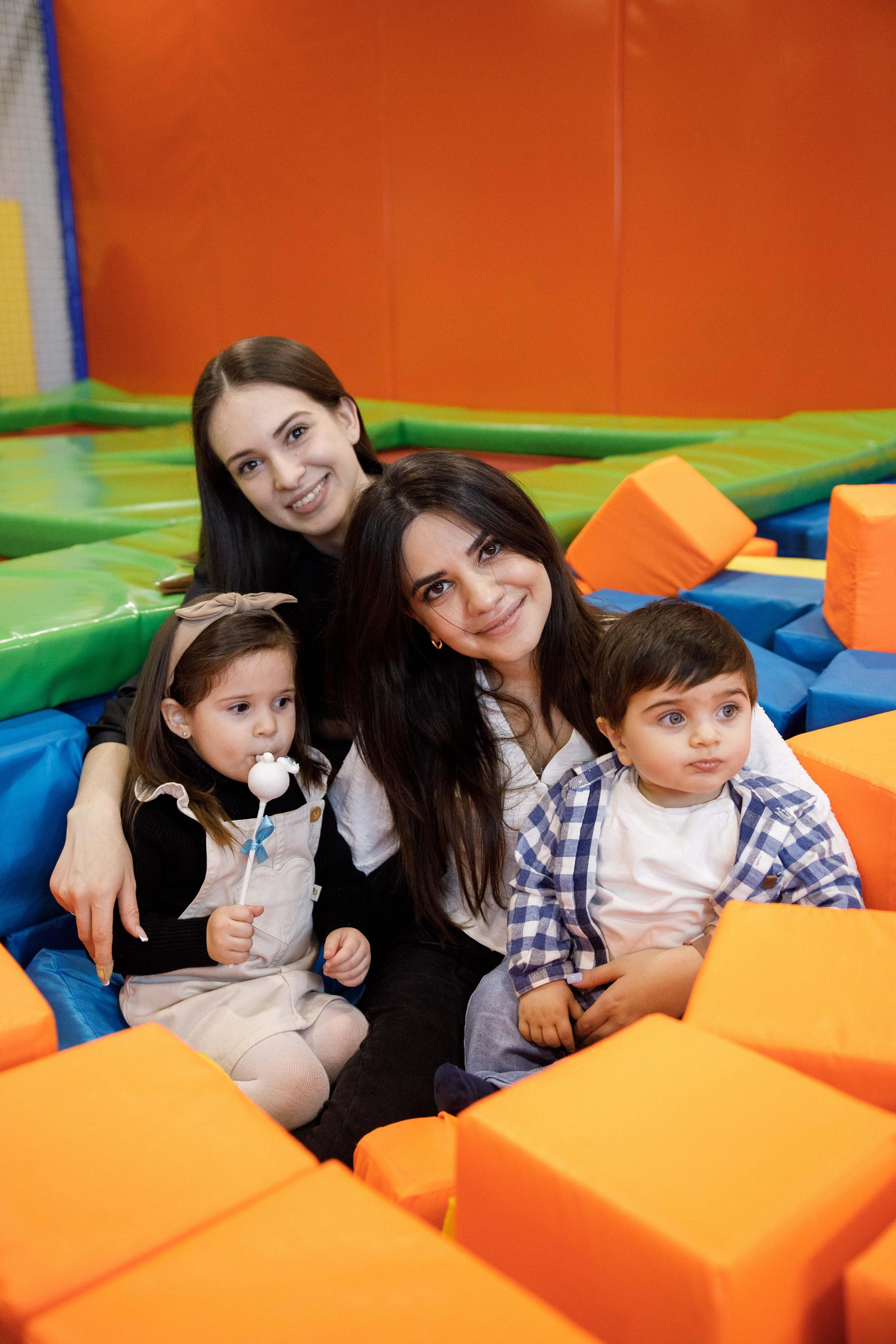 Первый зубик. Игратория. Сити Центр. Фотограф Андрей Баксов